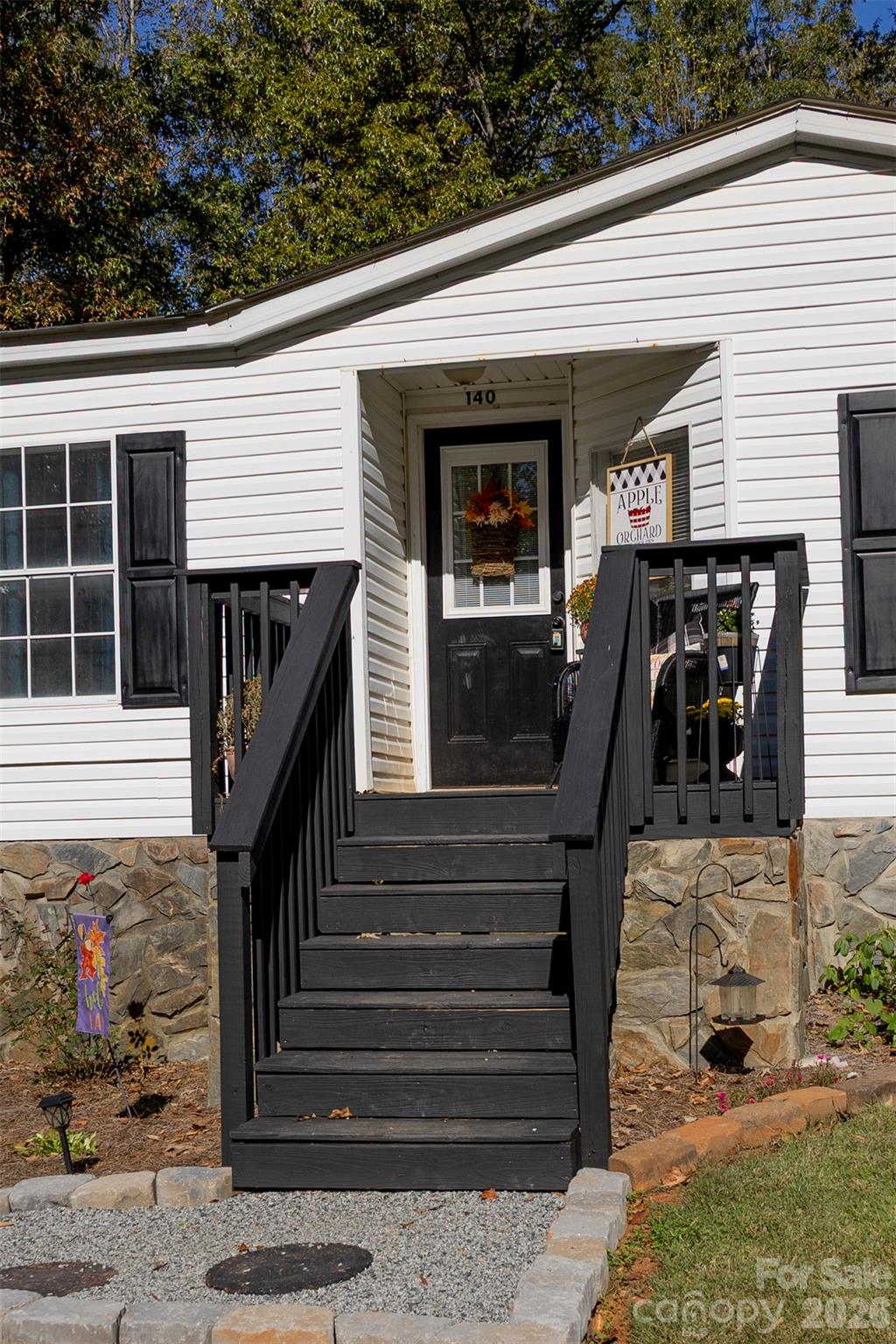 Single Family Residence at 140 High Ridge Circle, Maiden, photo 4 of 38