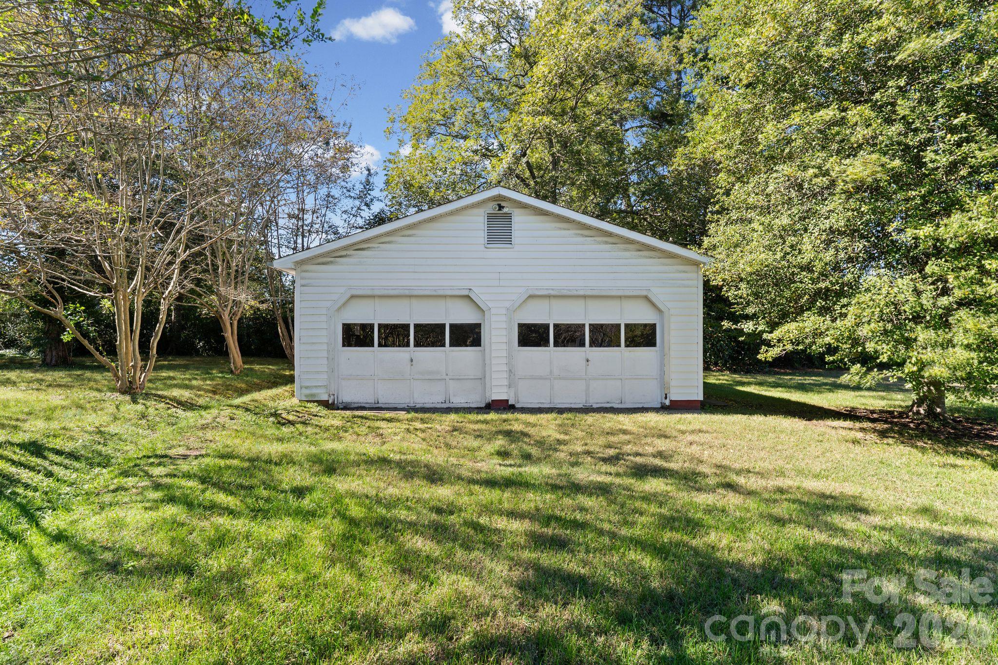 Detached Garage - 140 Winterlocken Road, Salisbury