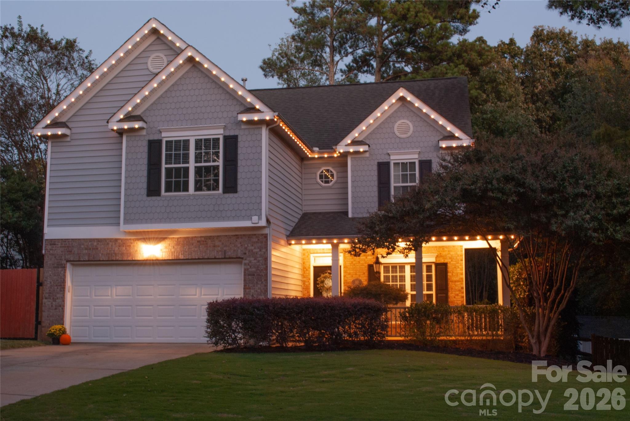 Beautiful holiday lighting! - 4104 Bamborough Drive, Fort Mill