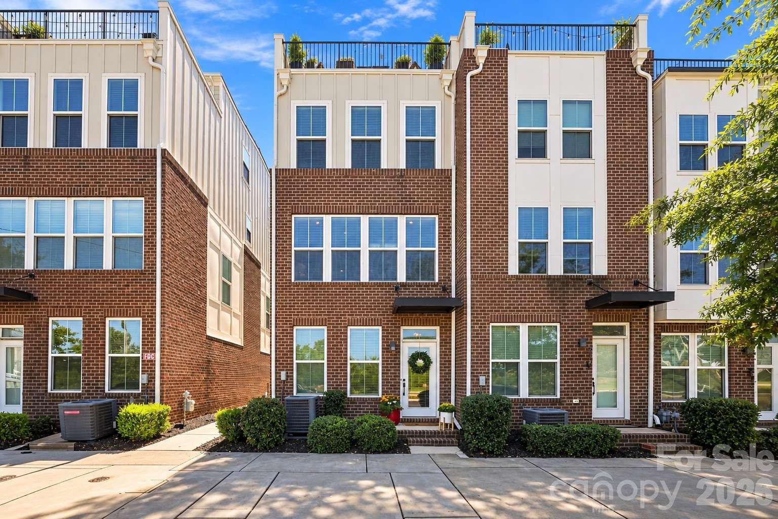 Townhouse at 260 Parkwood Avenue, Charlotte, photo 2 of 49