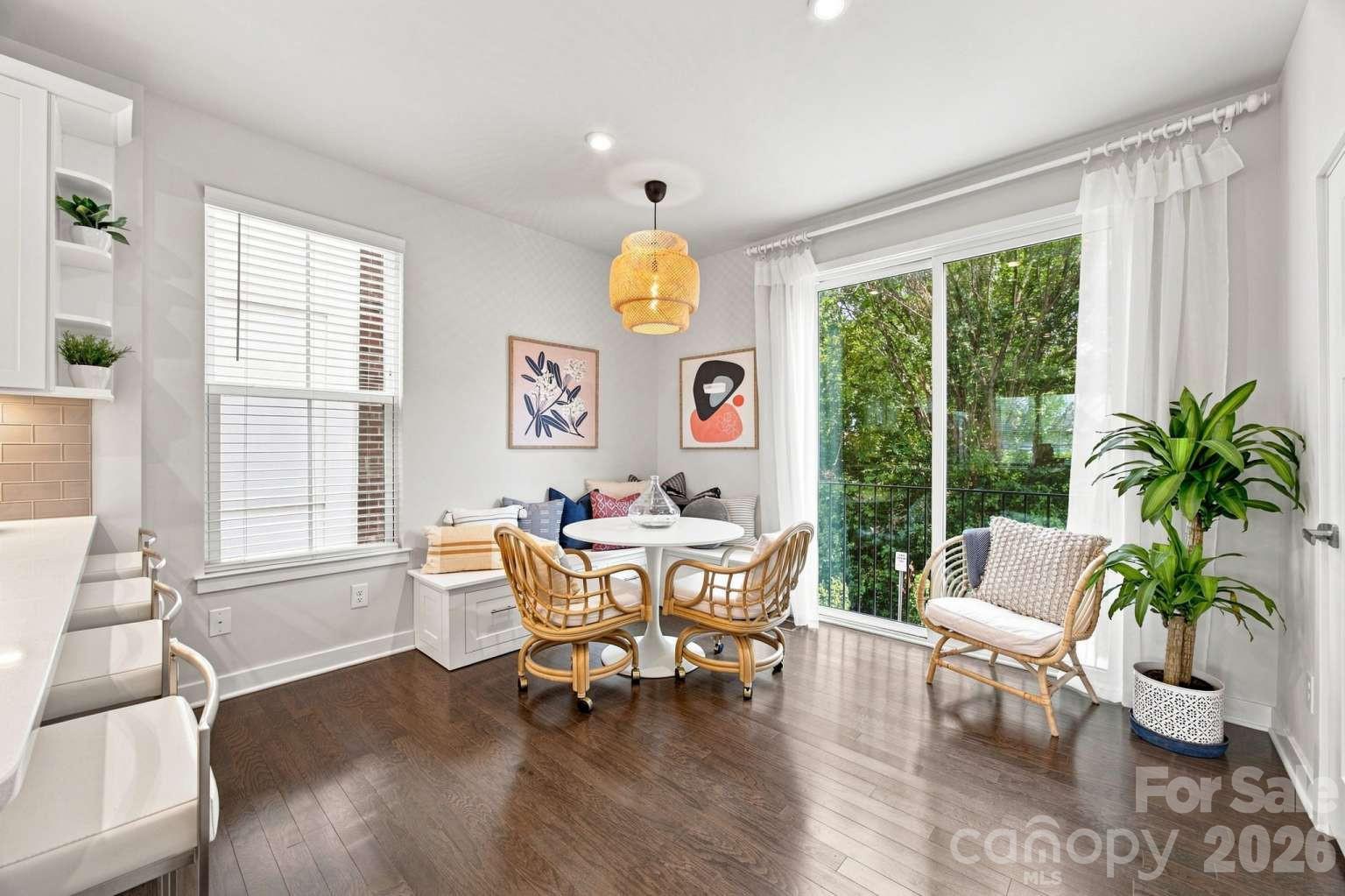 Townhouse at 260 Parkwood Avenue, Charlotte, photo 7 of 49