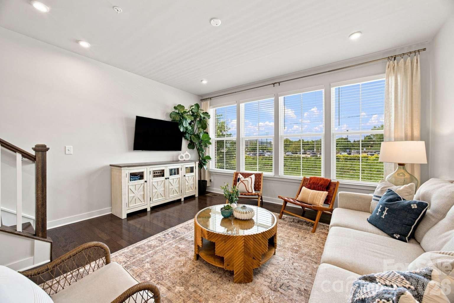 Townhouse at 260 Parkwood Avenue, Charlotte, photo 15 of 49