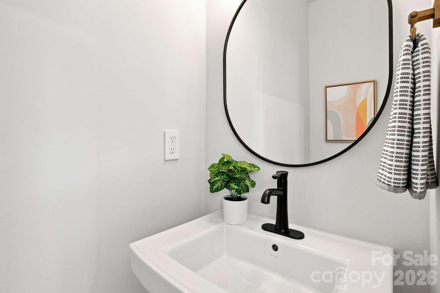 Townhouse at 260 Parkwood Avenue, Charlotte, photo 19 of 49