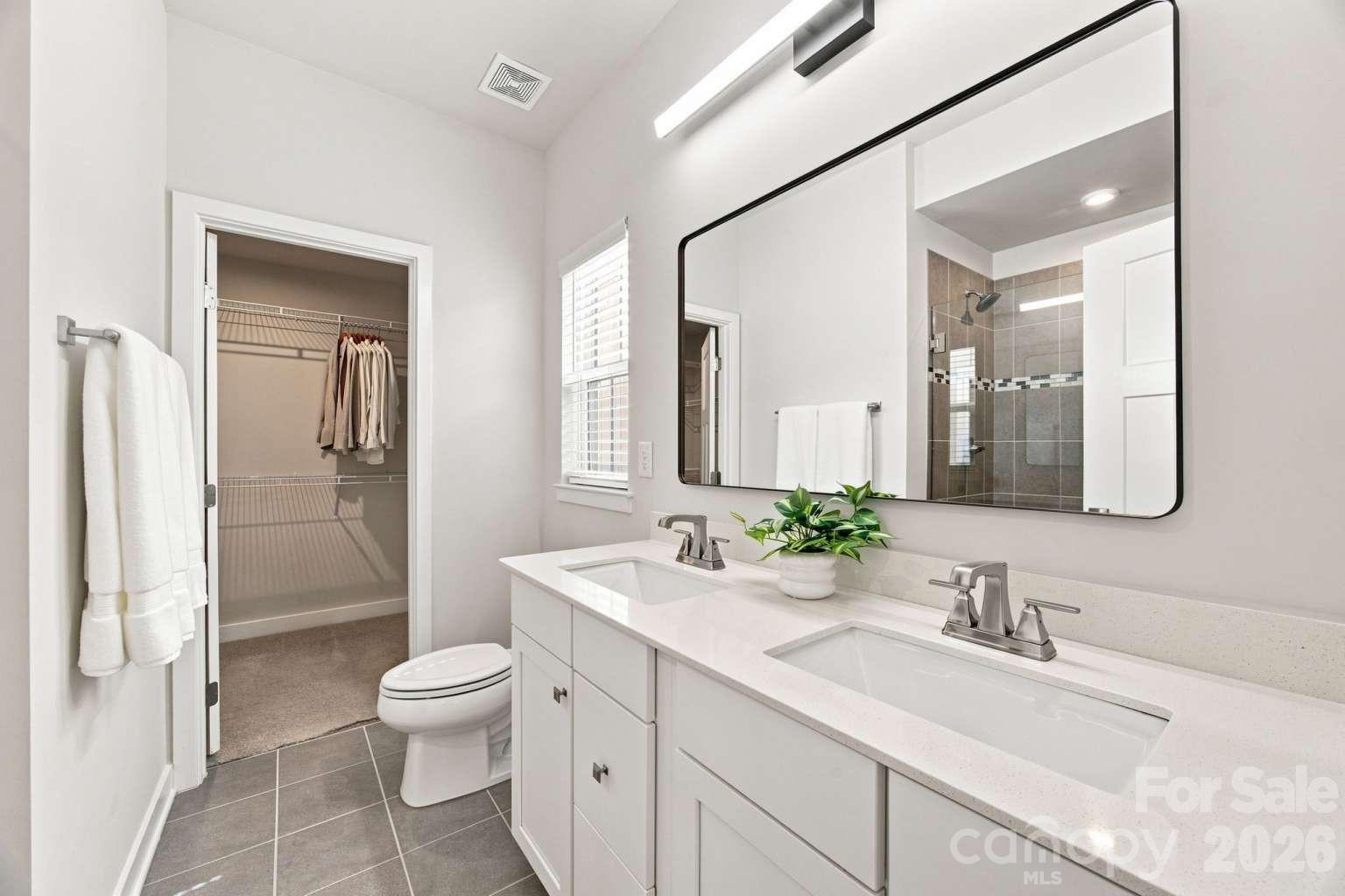 Townhouse at 260 Parkwood Avenue, Charlotte, photo 24 of 49