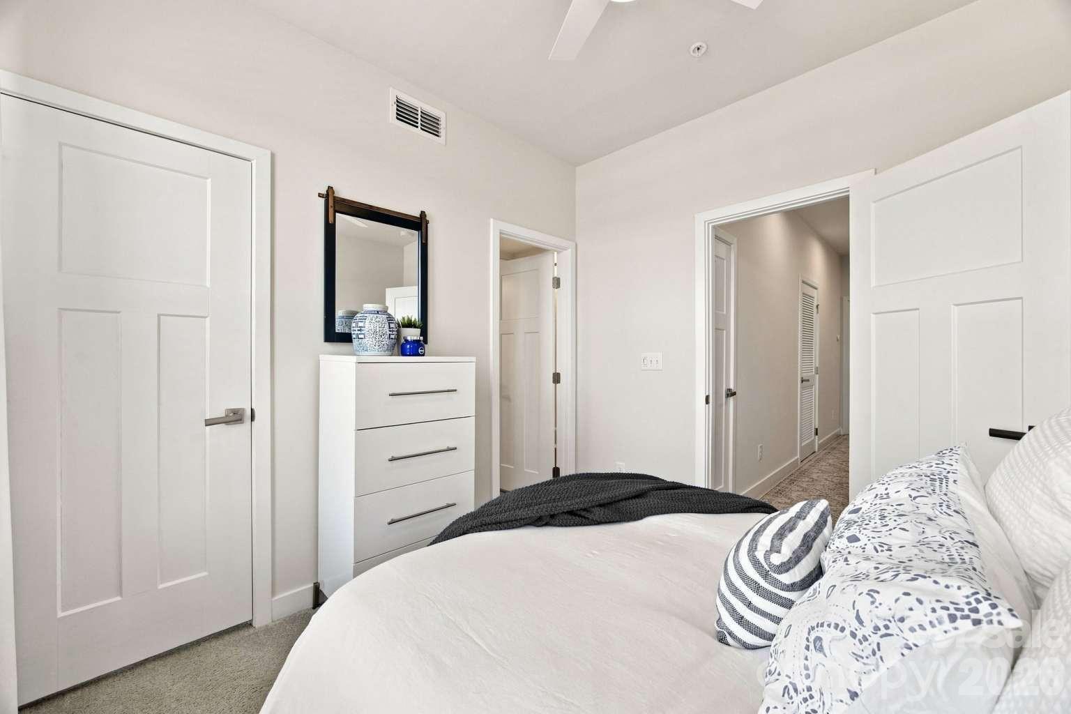 Townhouse at 260 Parkwood Avenue, Charlotte, photo 30 of 49