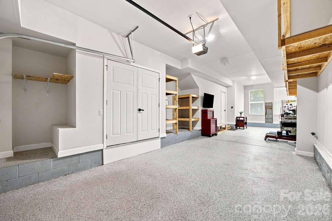Townhouse at 260 Parkwood Avenue, Charlotte, photo 38 of 49