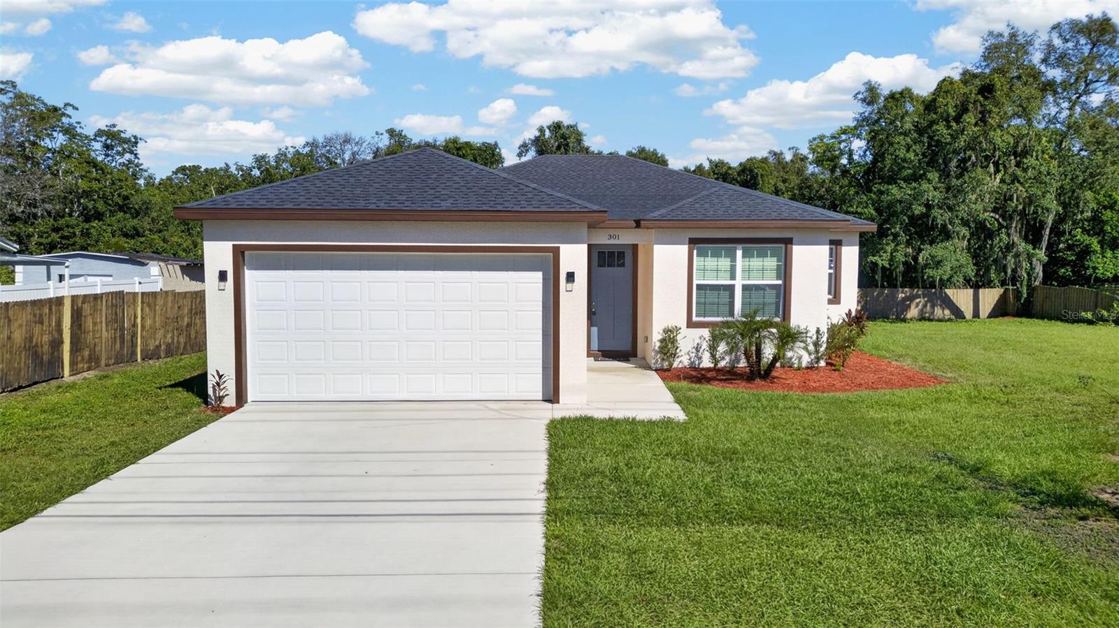 301 MAGNOLIA ST