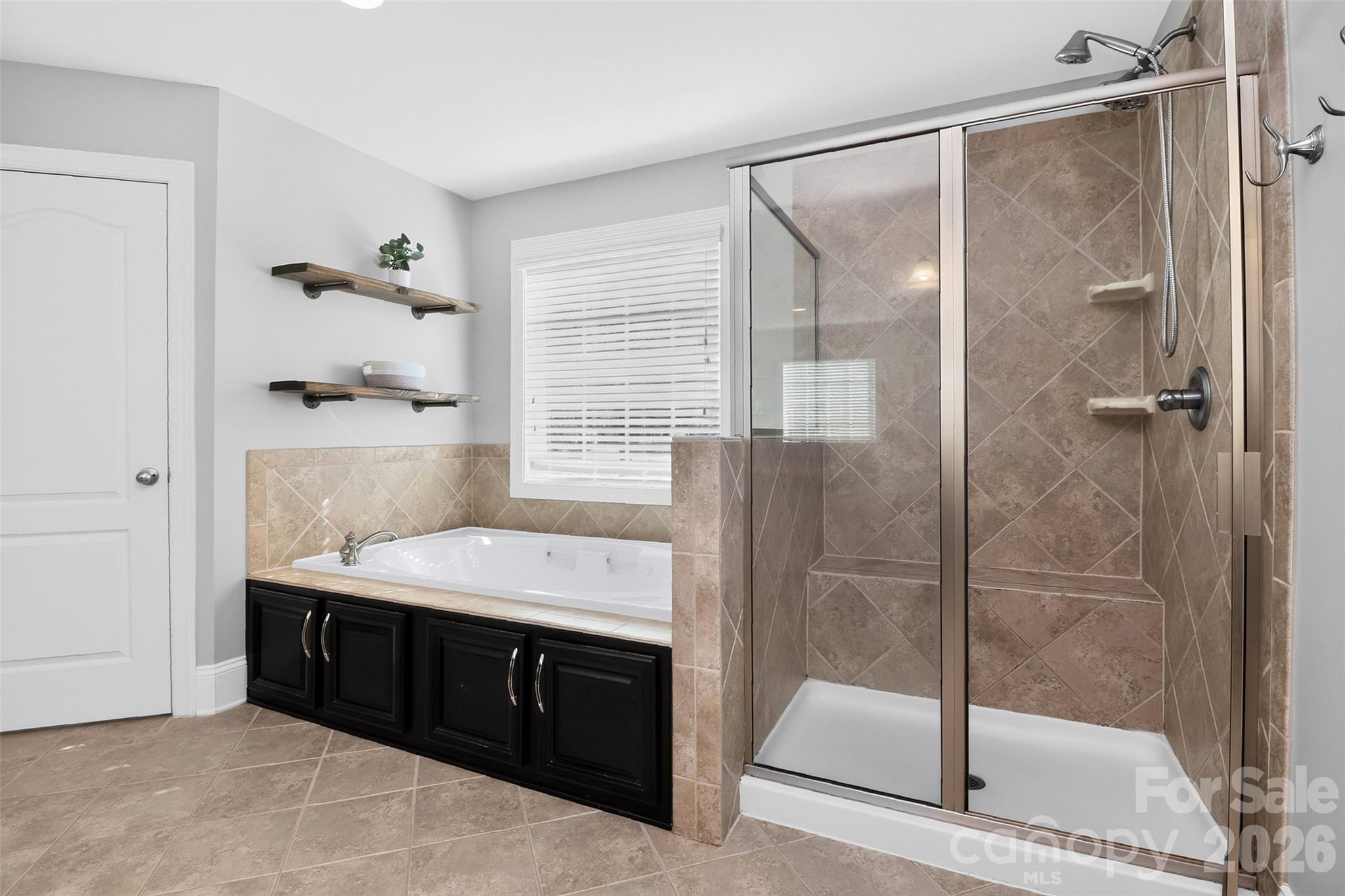 Single Family Residence at 1550 Millbridge Parkway, Waxhaw, photo 15 of 35