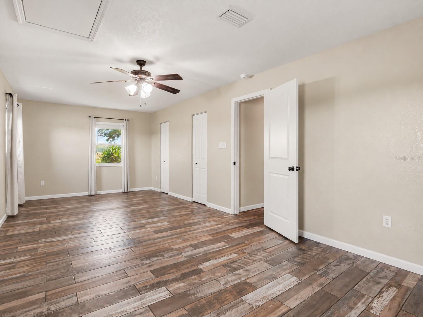 Single Family Residence at 9585 SHRECK RD, BARTOW, photo 4 of 22