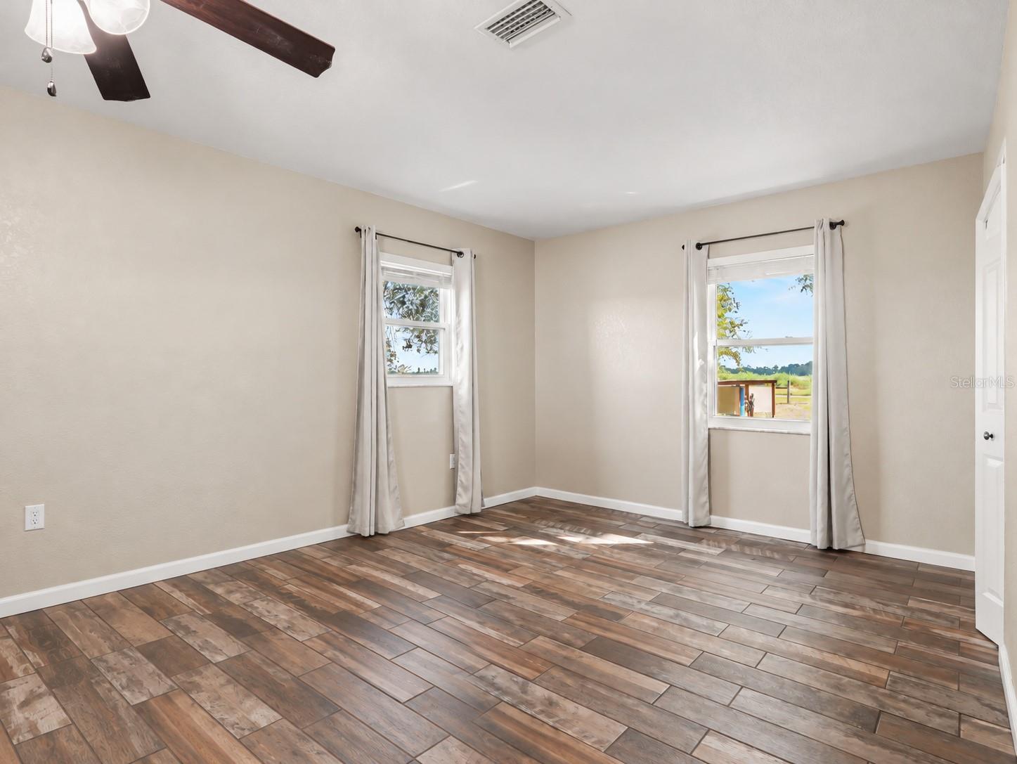 Single Family Residence at 9585 SHRECK RD, BARTOW, photo 8 of 22