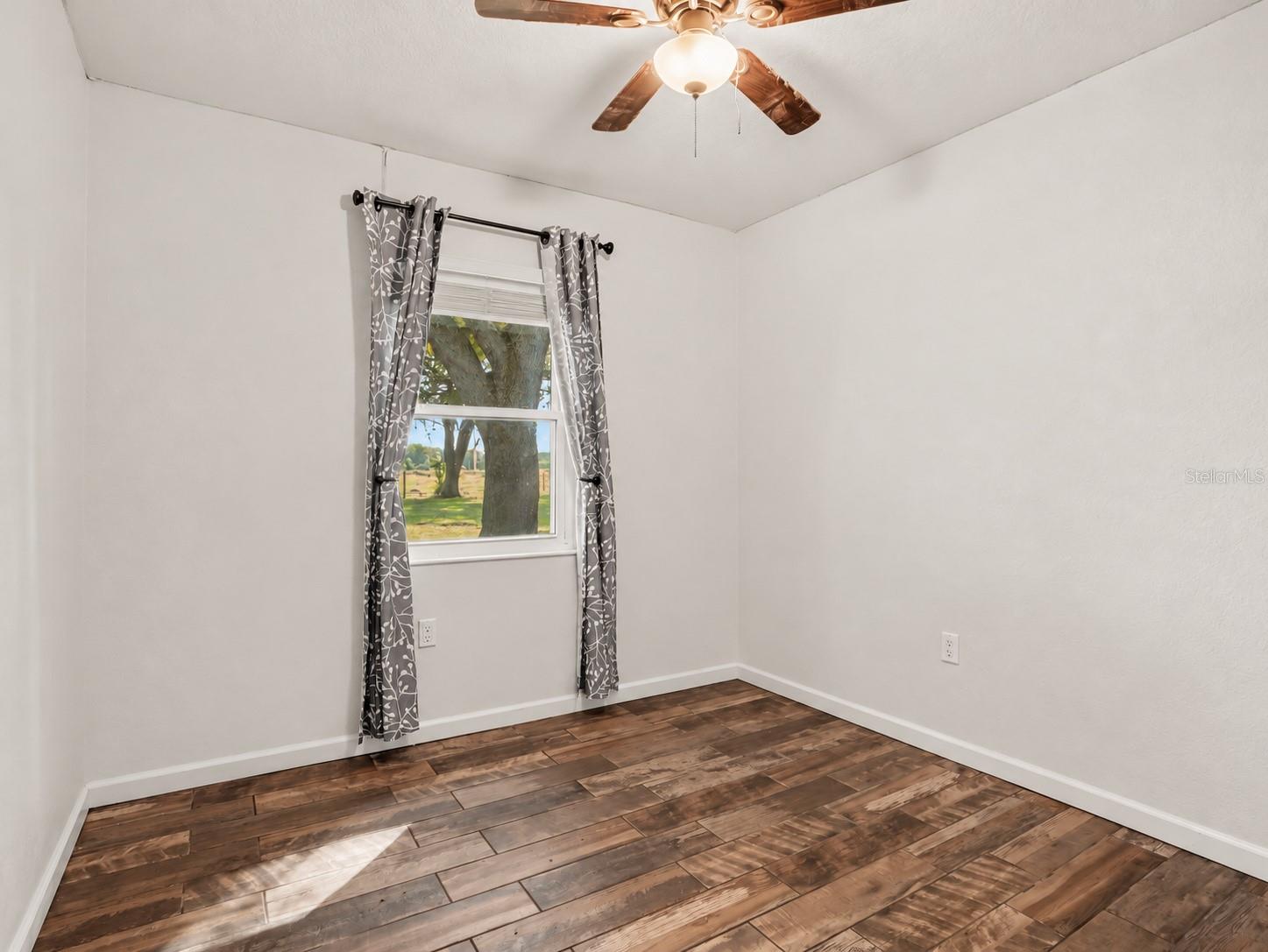 Single Family Residence at 9585 SHRECK RD, BARTOW, photo 9 of 22