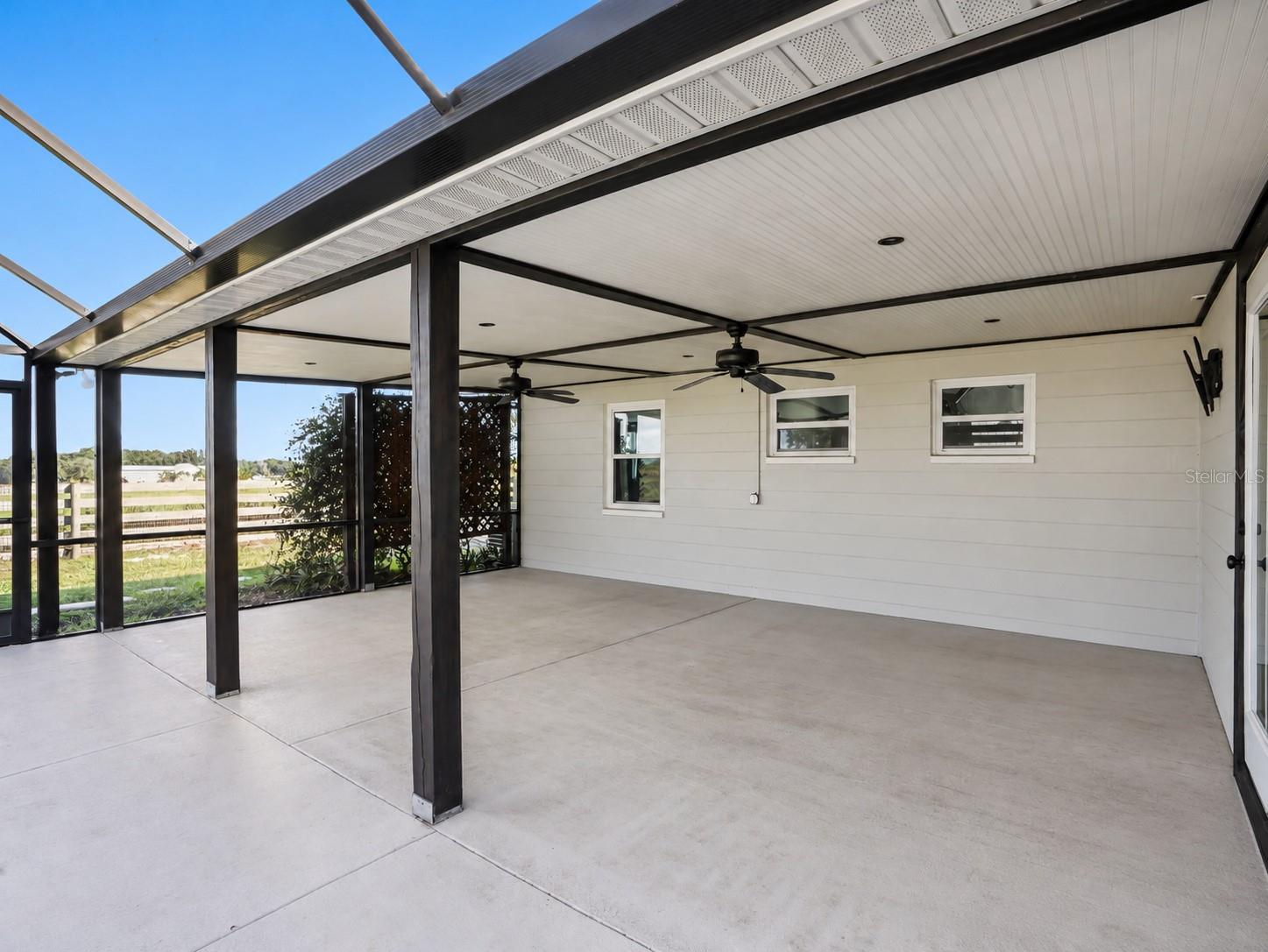 Single Family Residence at 9585 SHRECK RD, BARTOW, photo 14 of 22