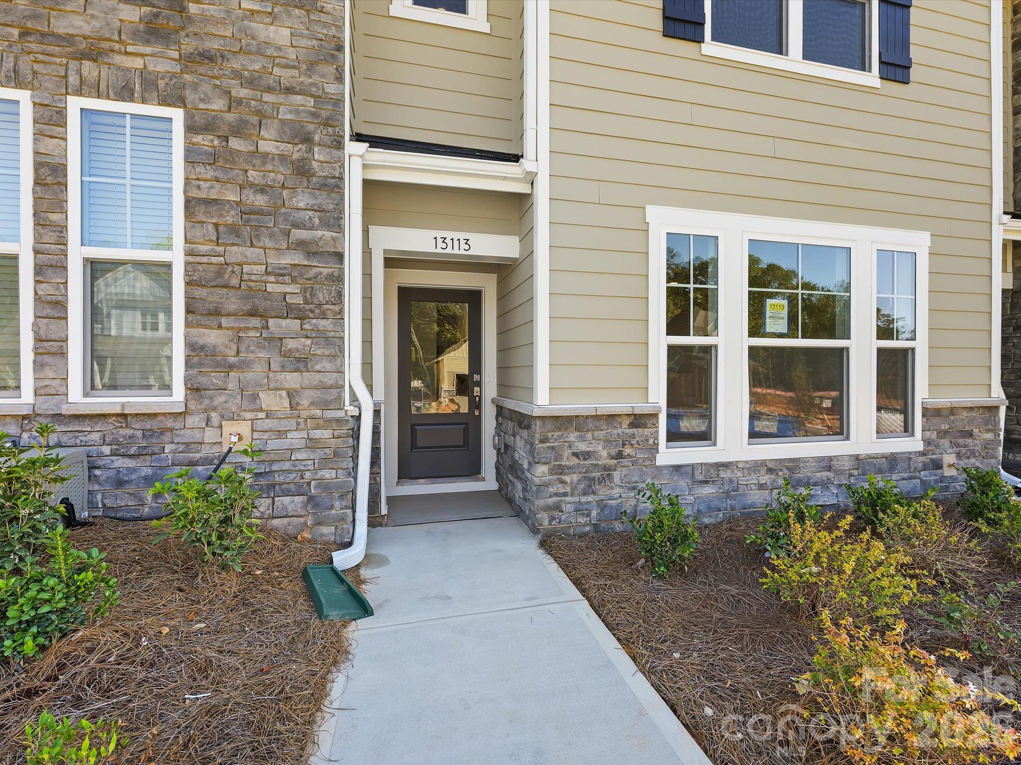 Townhouse at 13113 Benessare Lane, Matthews, photo 3 of 25
