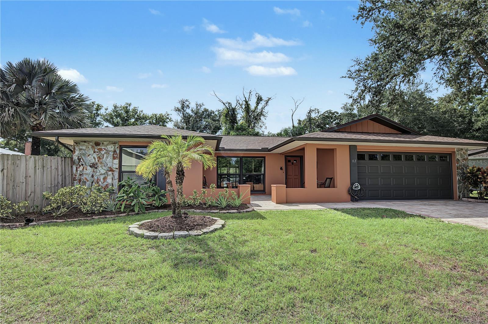 112 PEACOCK CIR