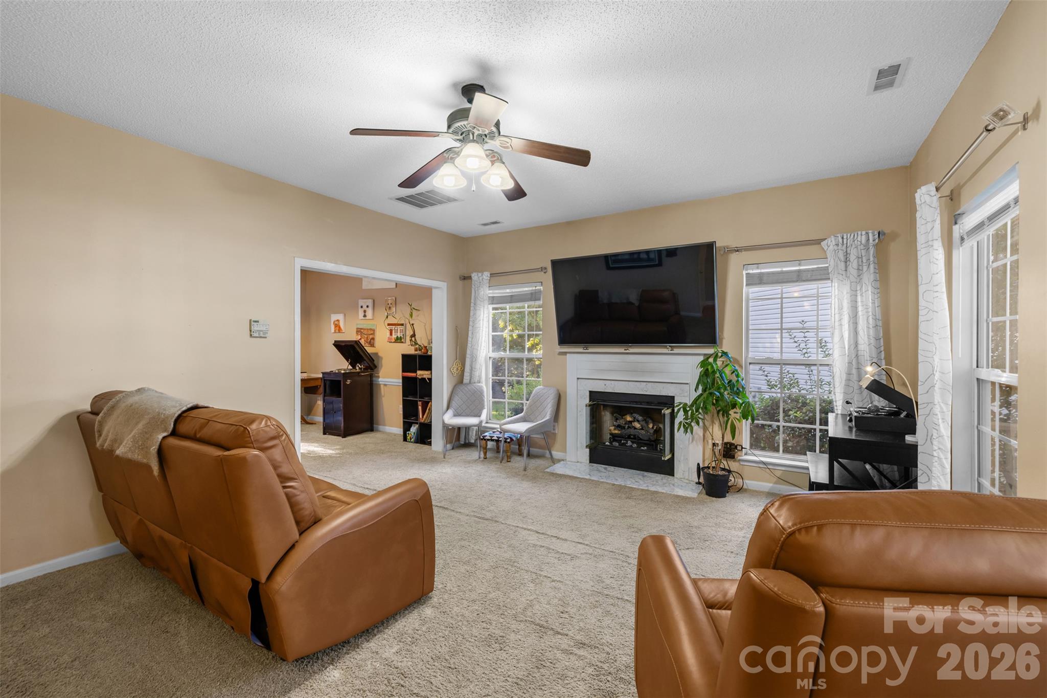 Single Family Residence at 9803 Steed Court, Charlotte, photo 2 of 13
