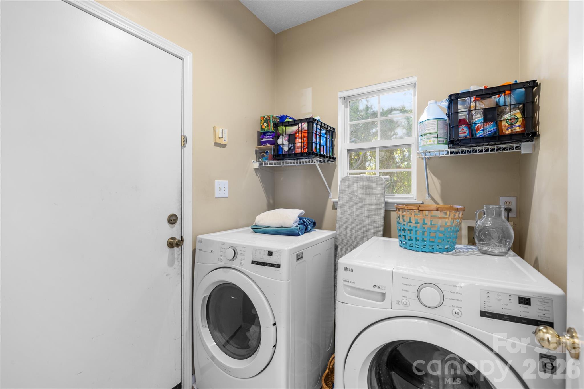 Single Family Residence at 9803 Steed Court, Charlotte, photo 5 of 13