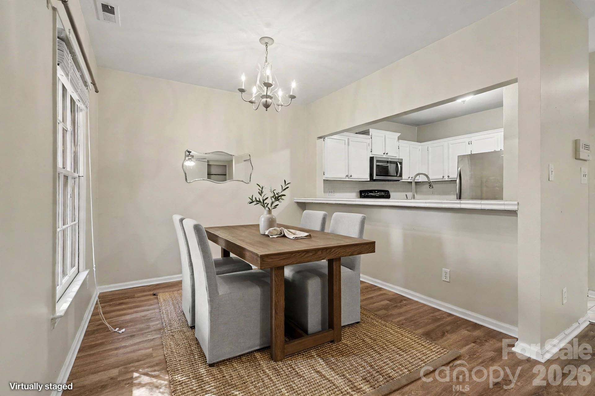 Condominium at 3200 Selwyn Farms Lane, Charlotte, photo 8 of 24