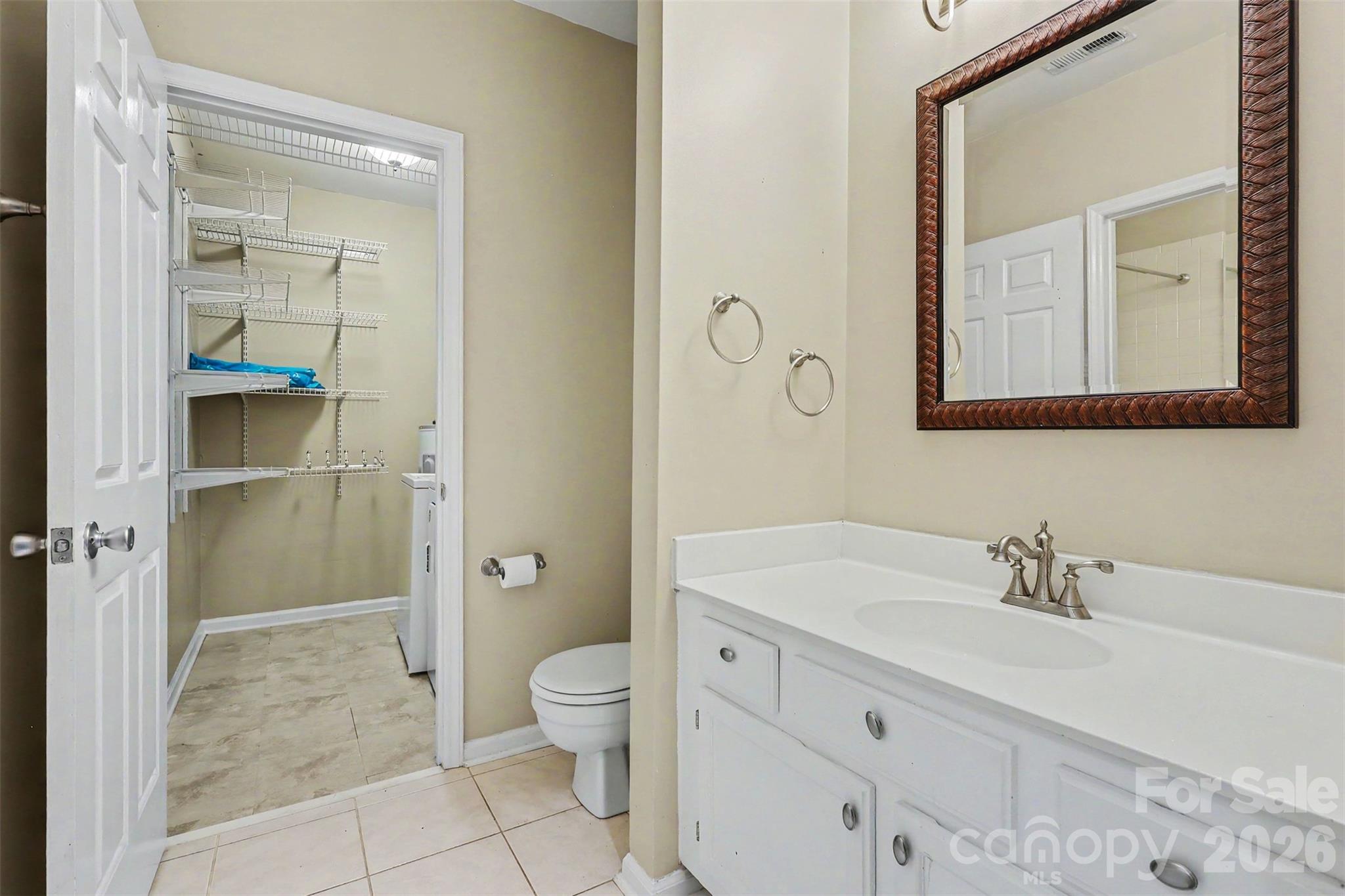 Condominium at 3200 Selwyn Farms Lane, Charlotte, photo 14 of 24