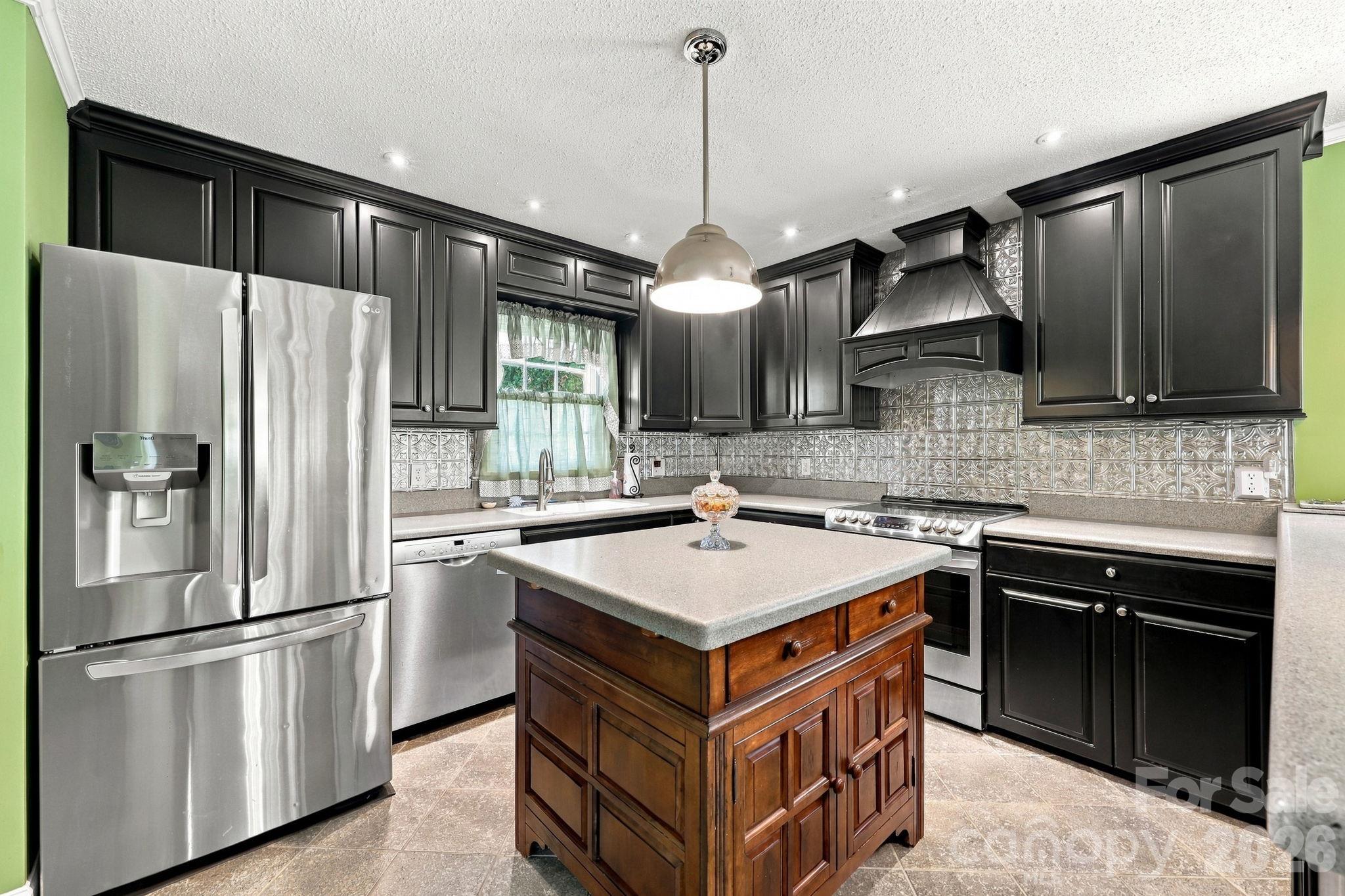 Single Family Residence at 1332 Lake Drive 9 Drive, Lexington, photo 6 of 35