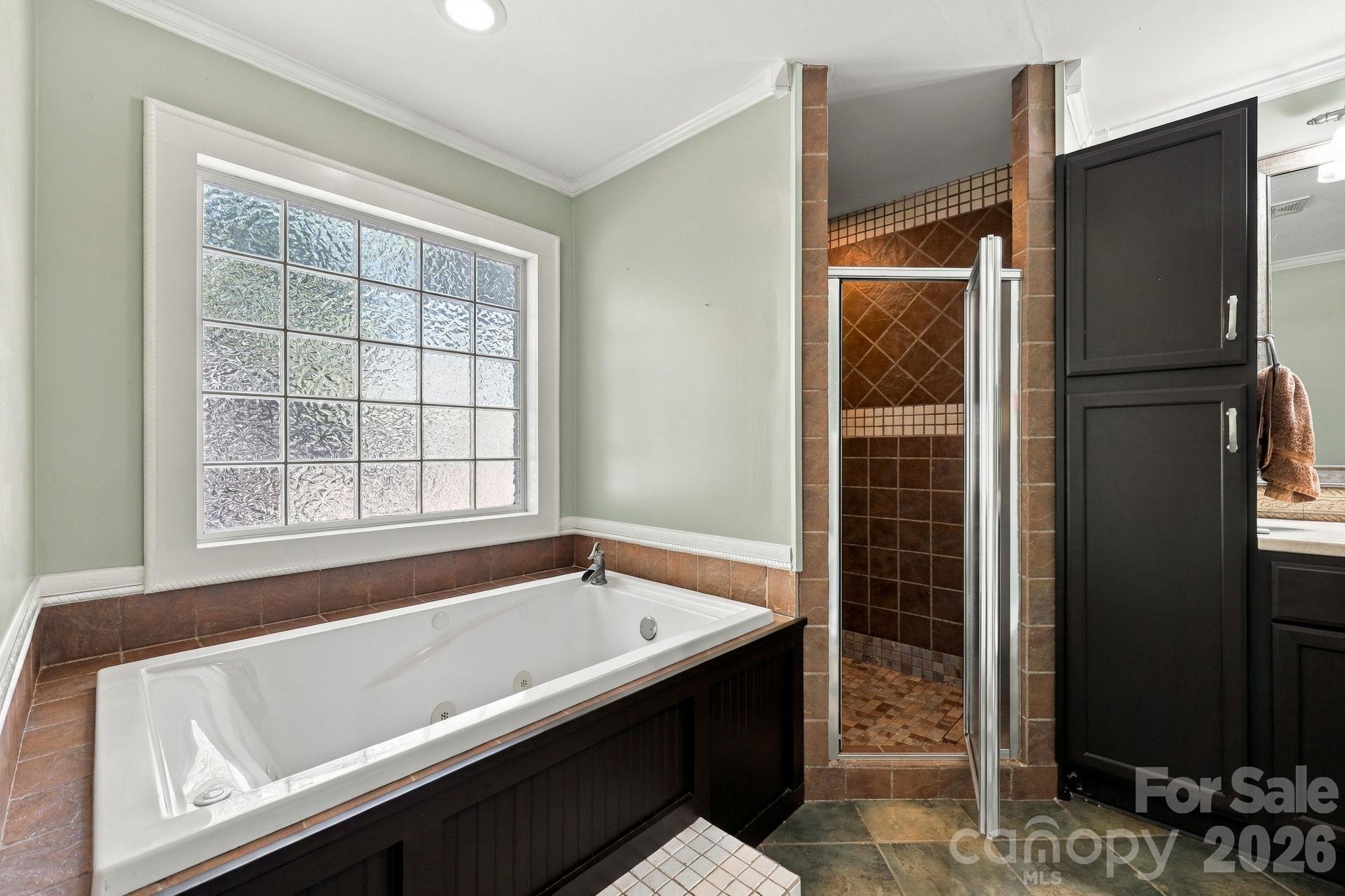 Single Family Residence at 1332 Lake Drive 9 Drive, Lexington, photo 12 of 35