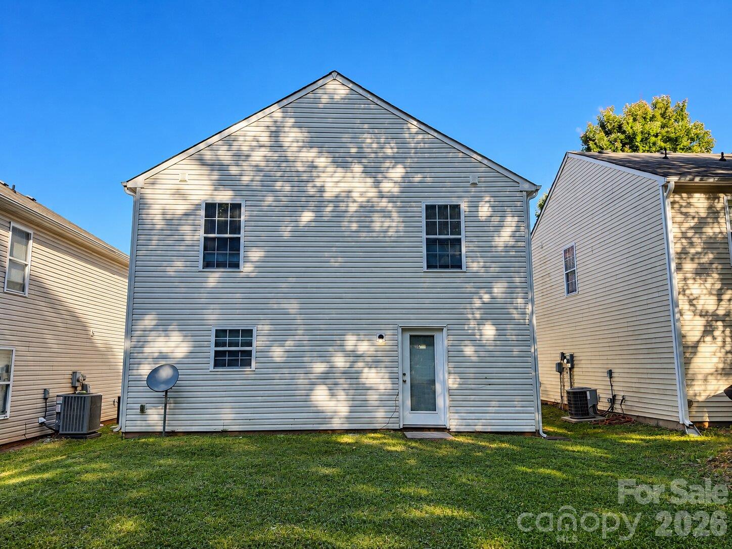 Single Family Residence at 1620 Lynford Drive, Charlotte, photo 12 of 14