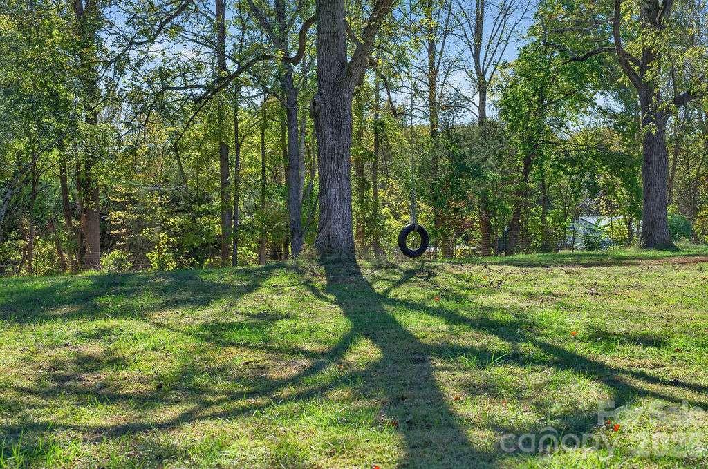 Single Family Residence at 1347 Crossland Road, Clover, photo 27 of 39