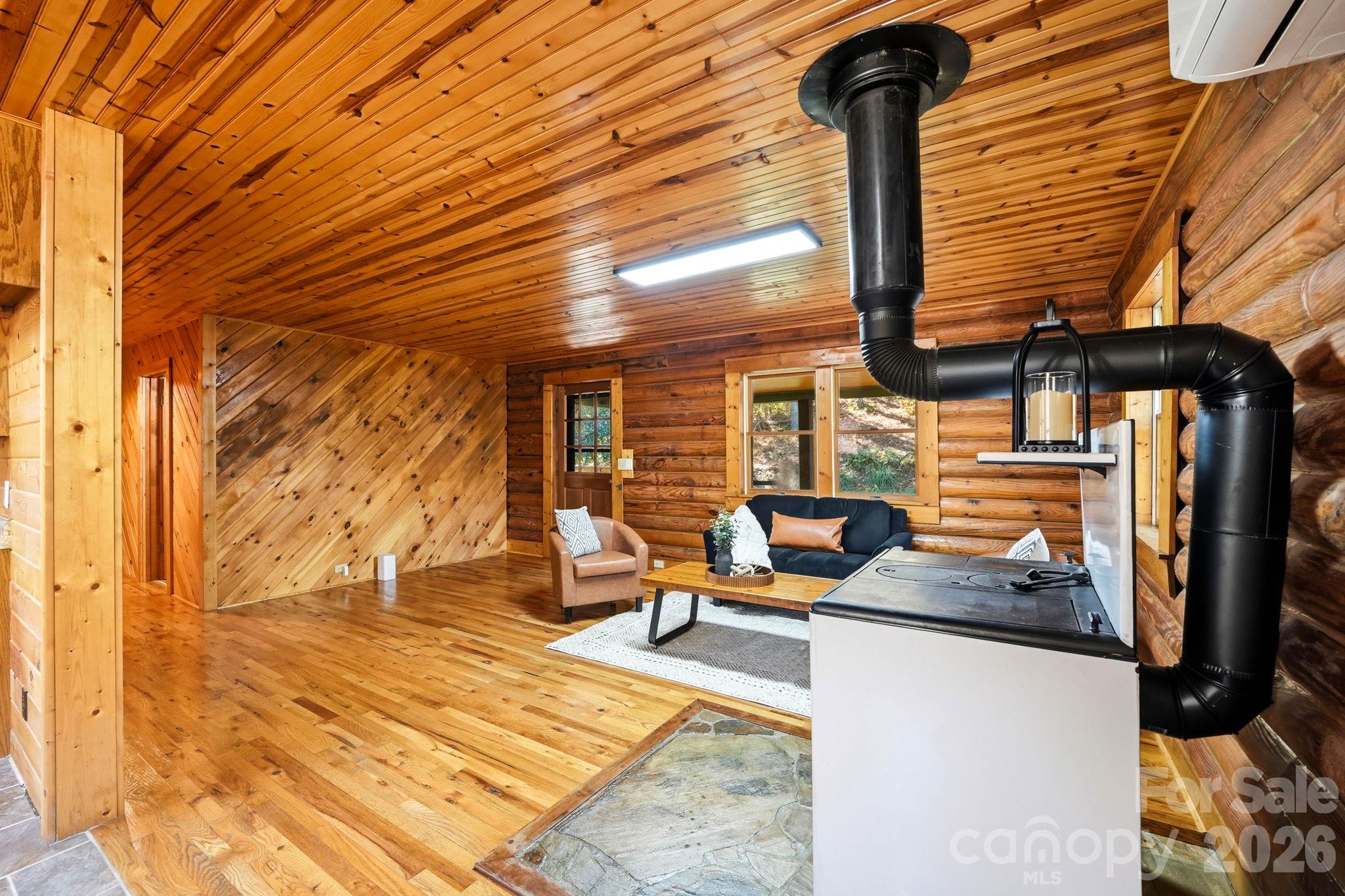 Single Family Residence at 37 White Pine Lane, Burnsville, photo 6 of 48