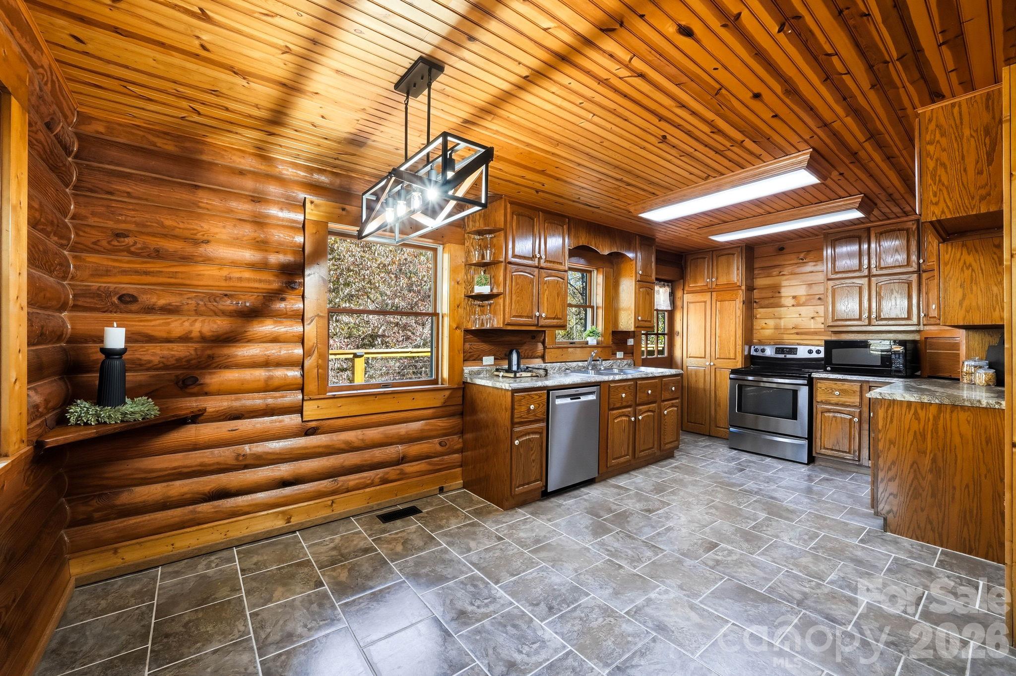 Single Family Residence at 37 White Pine Lane, Burnsville, photo 8 of 48