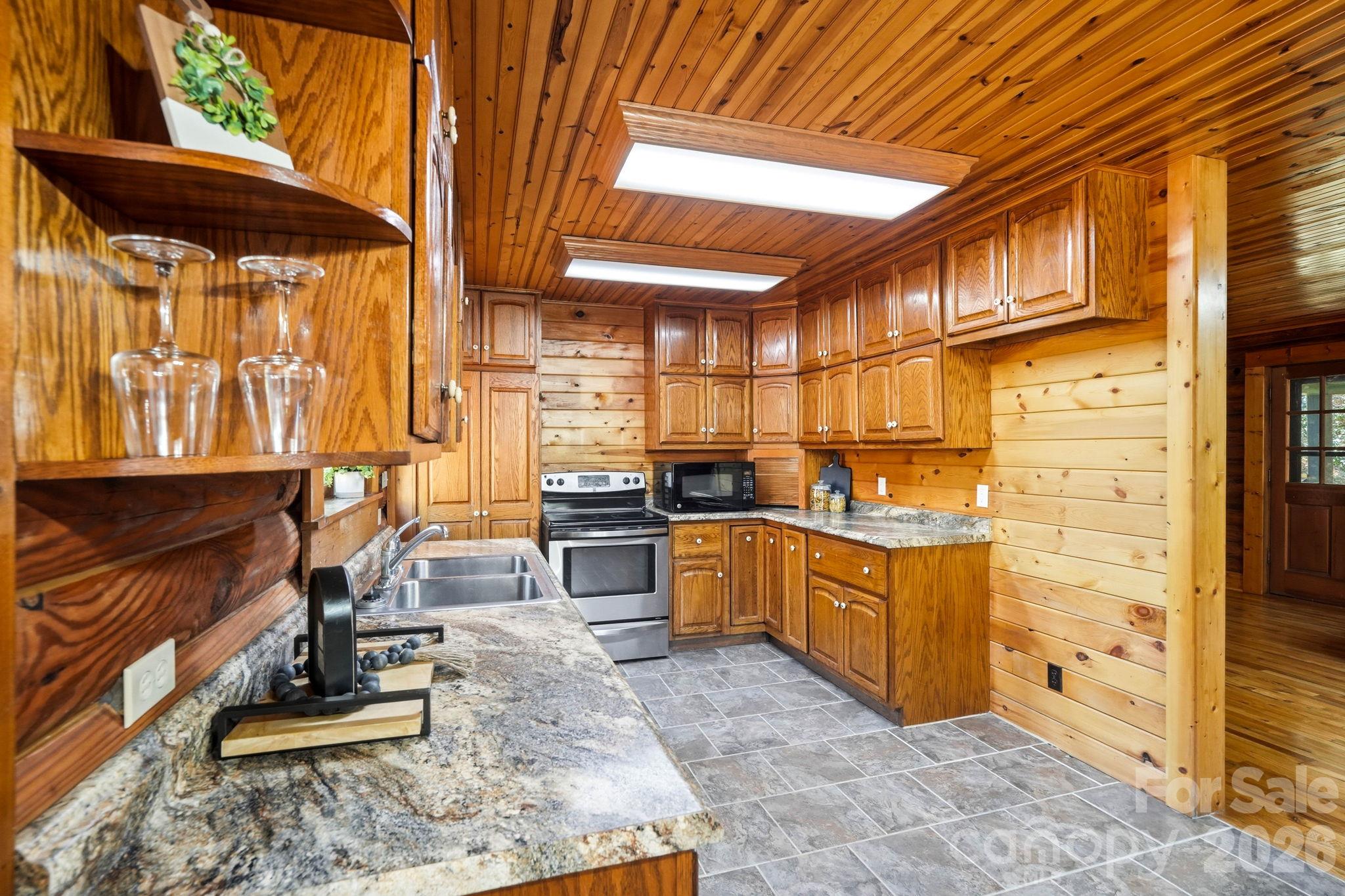 Single Family Residence at 37 White Pine Lane, Burnsville, photo 11 of 48