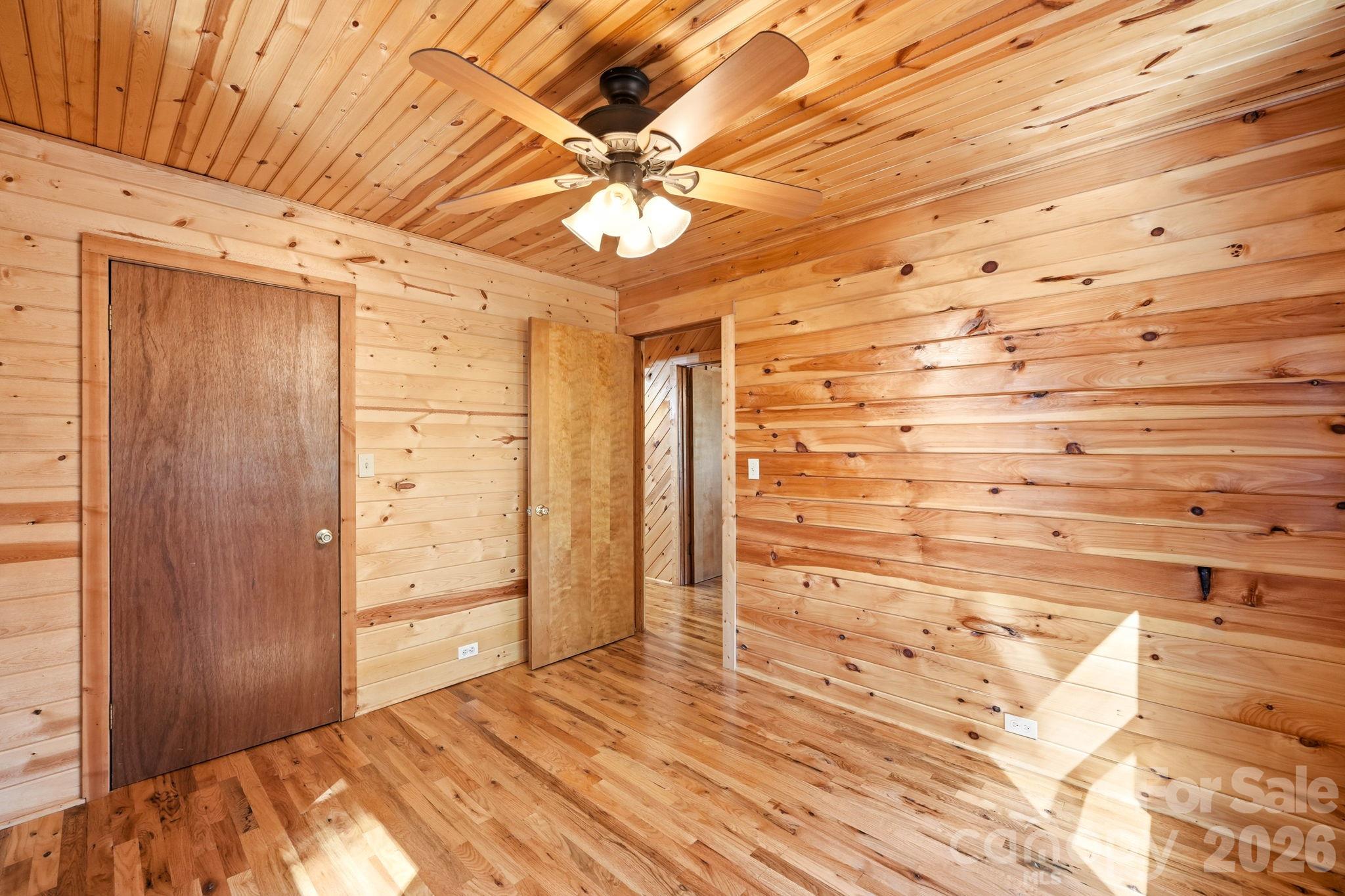 Single Family Residence at 37 White Pine Lane, Burnsville, photo 21 of 48