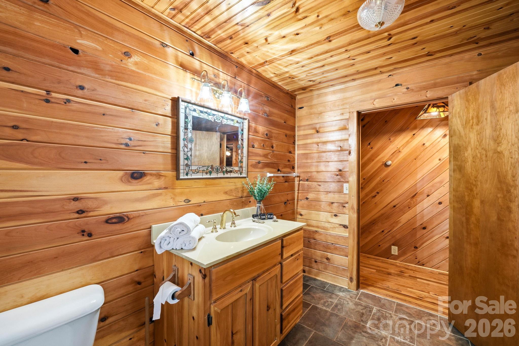 Single Family Residence at 37 White Pine Lane, Burnsville, photo 23 of 48