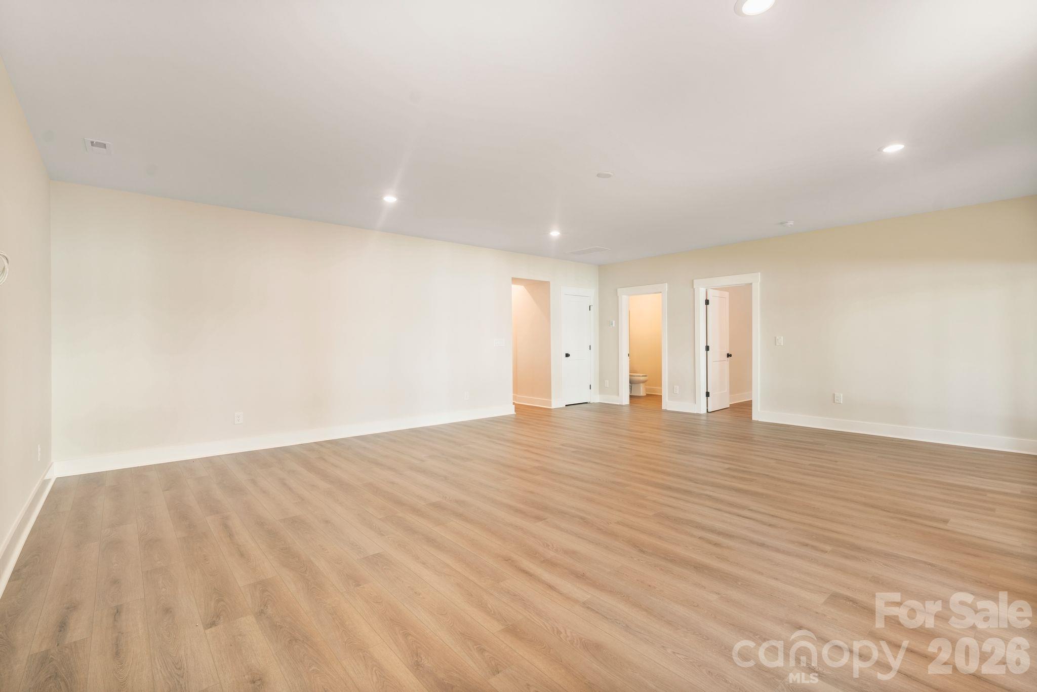 Un-staged room with rough-in plumbing for wet bar. - 4531 Splash Trail, Sherrills Ford
