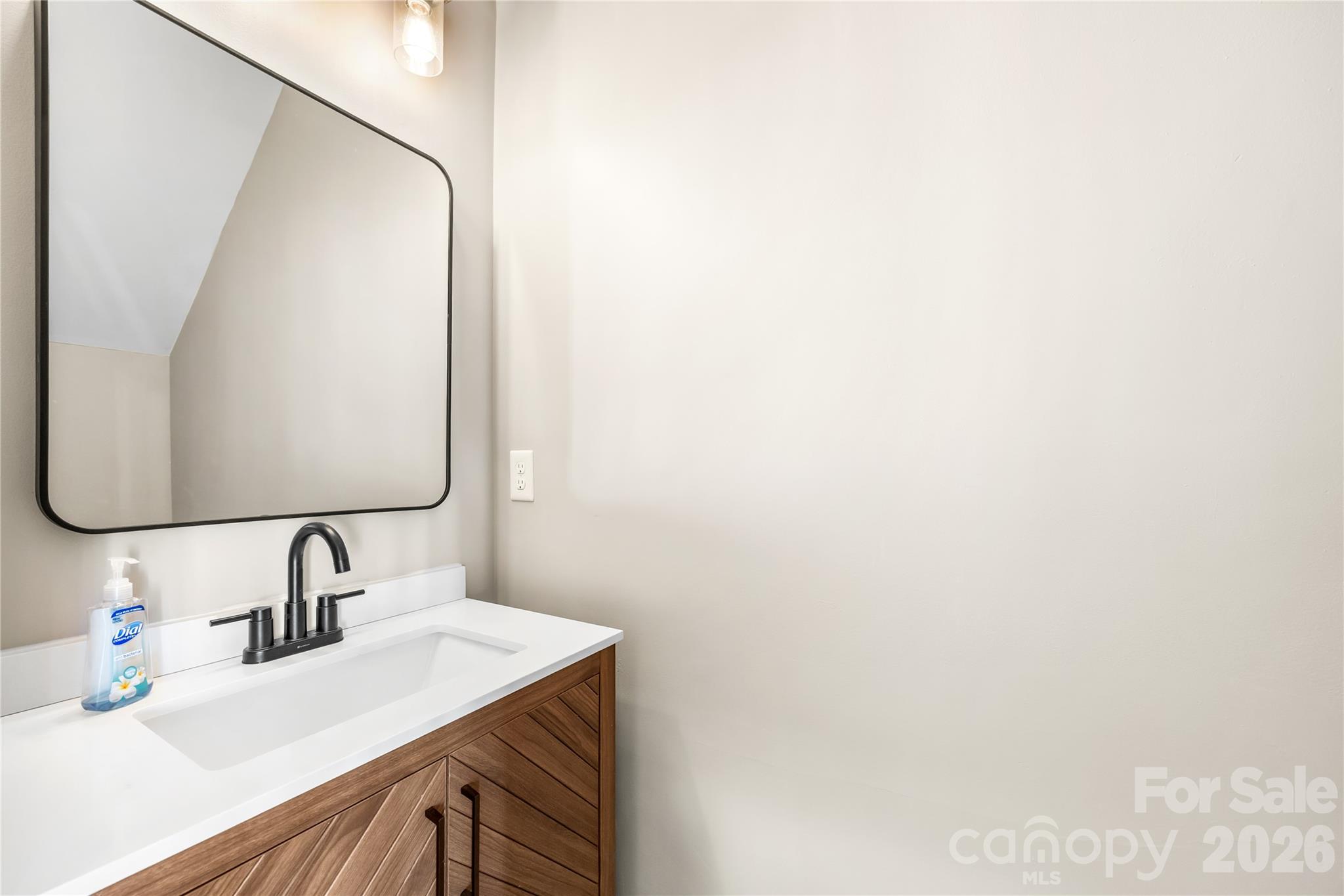 Updated half bath on main floor - 156 N Arcadian Way, Mooresville