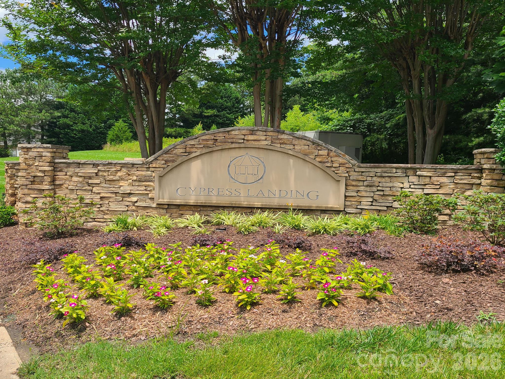 Attractive community entrance - 156 N Arcadian Way, Mooresville