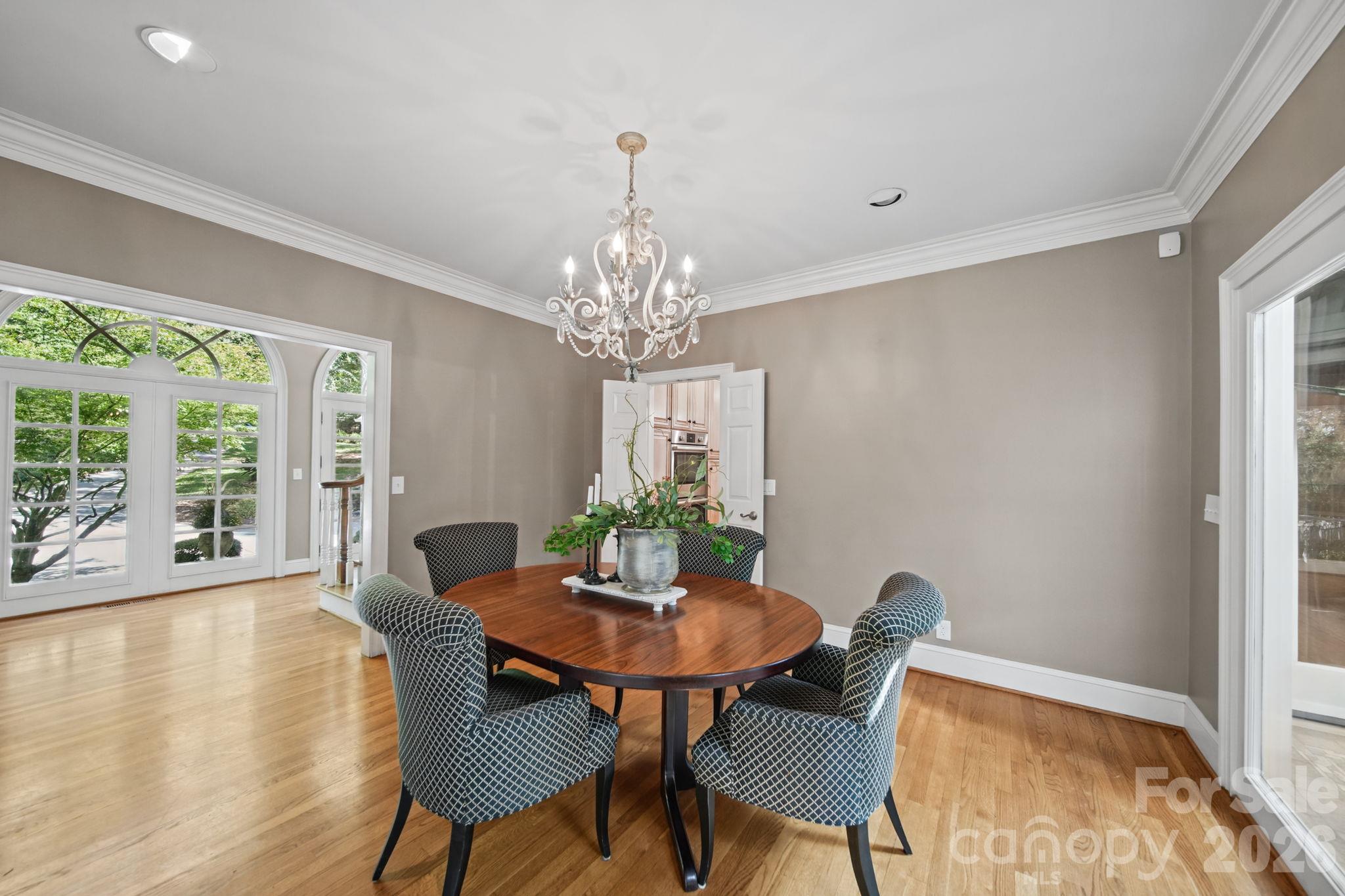 Single Family Residence at 6 Thornwood Court, Lake Wylie, photo 8 of 48