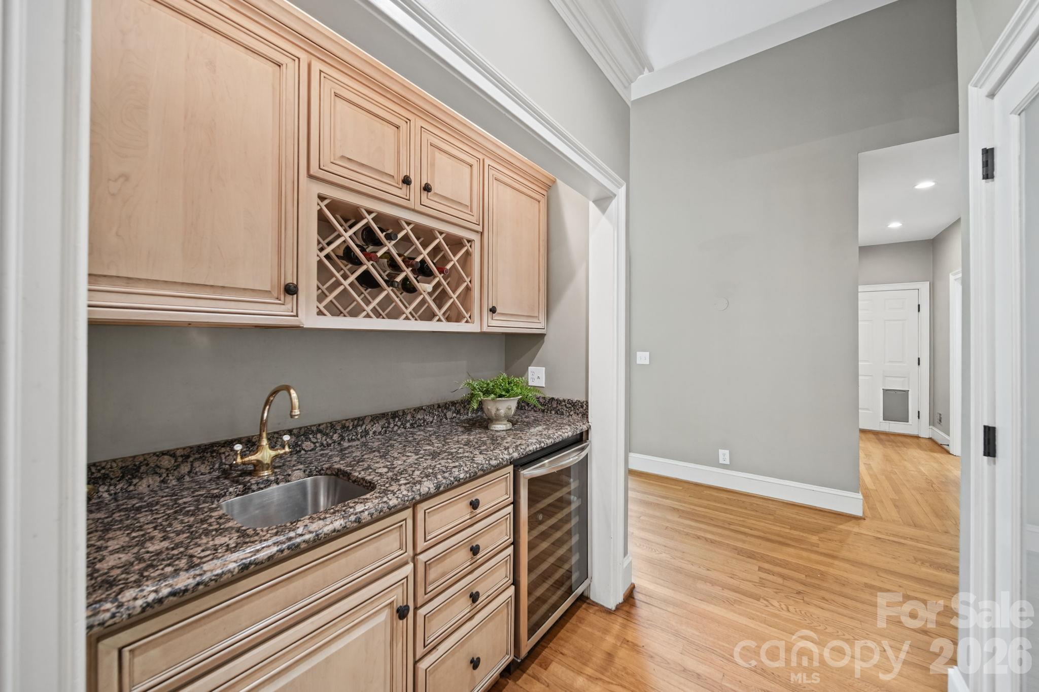 Single Family Residence at 6 Thornwood Court, Lake Wylie, photo 11 of 48