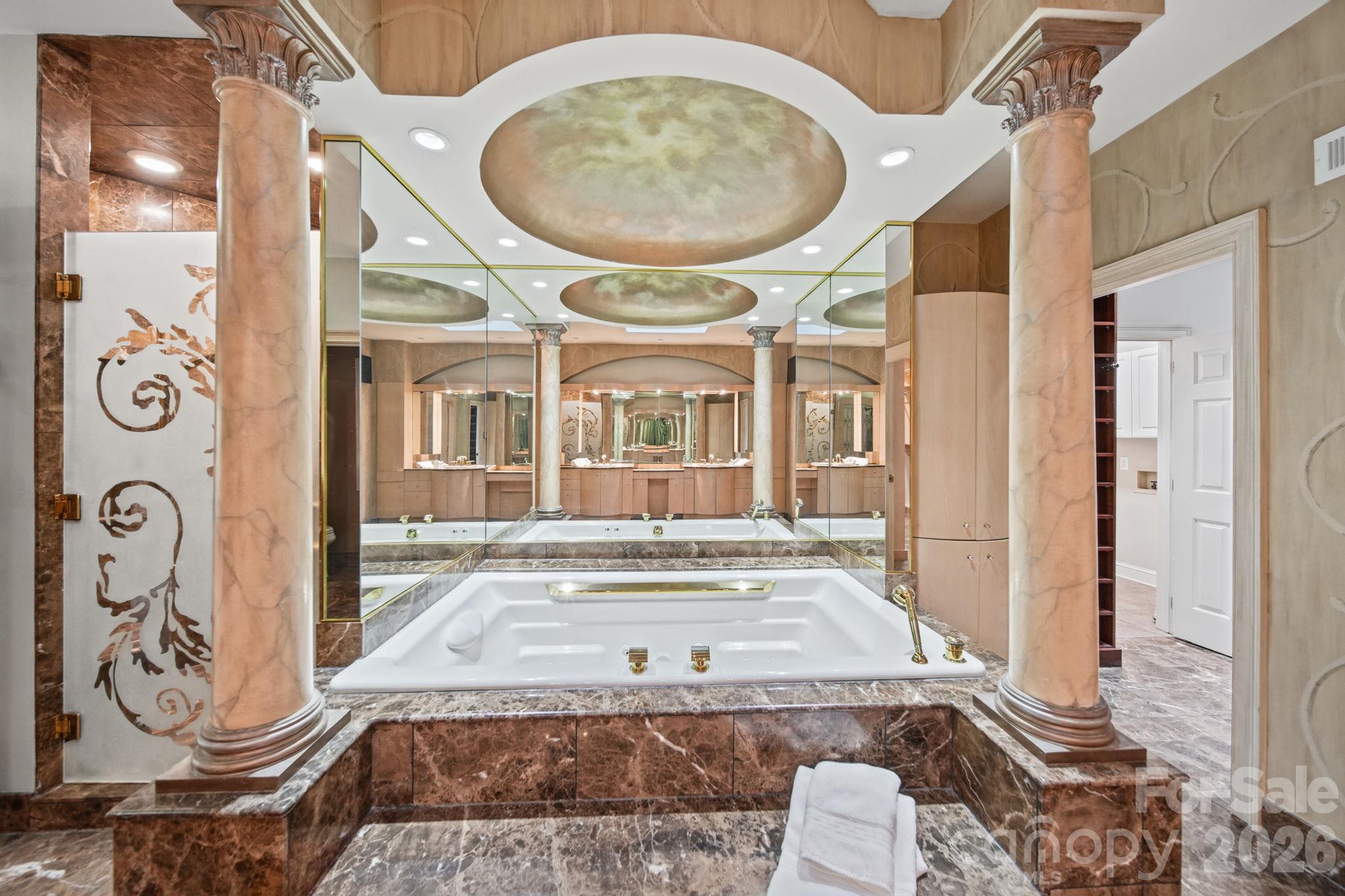 Single Family Residence at 6 Thornwood Court, Lake Wylie, photo 22 of 48