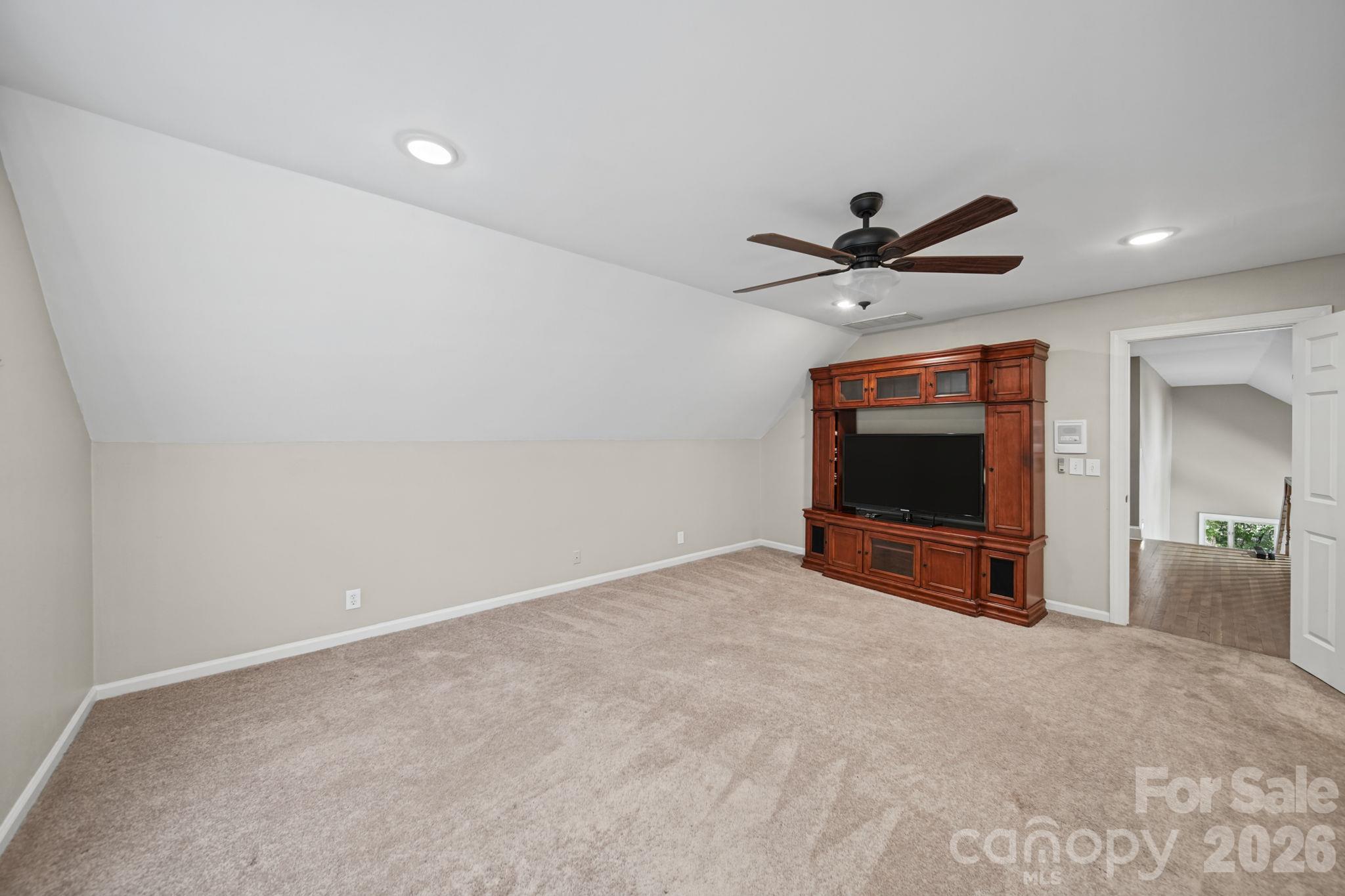Single Family Residence at 6 Thornwood Court, Lake Wylie, photo 29 of 48