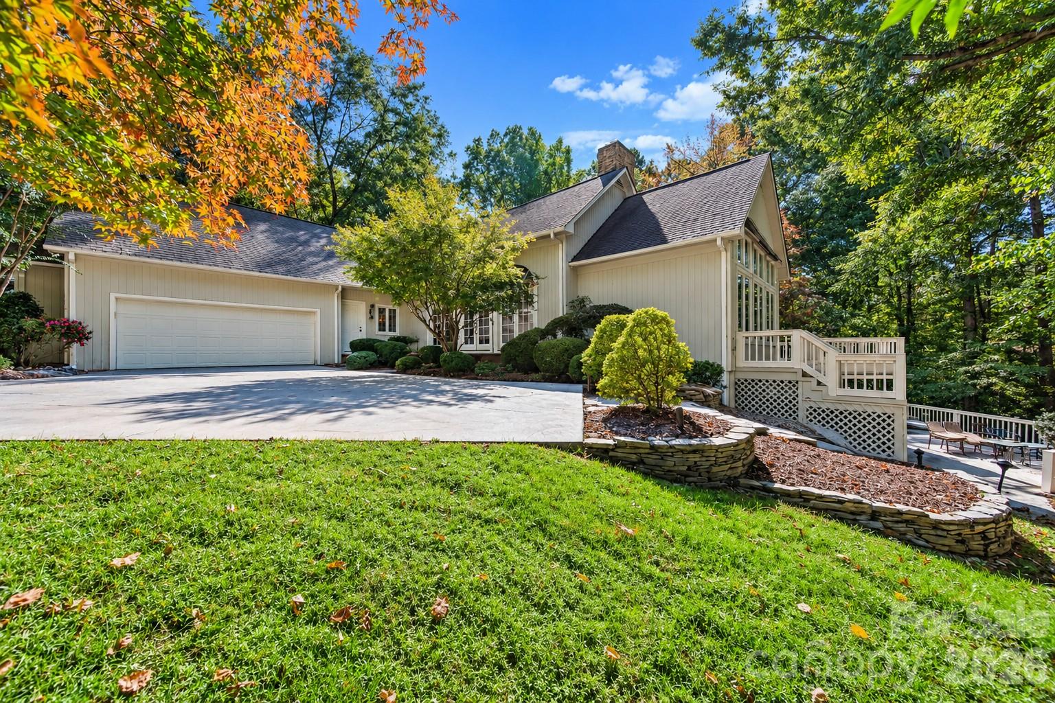 6 Thornwood Court