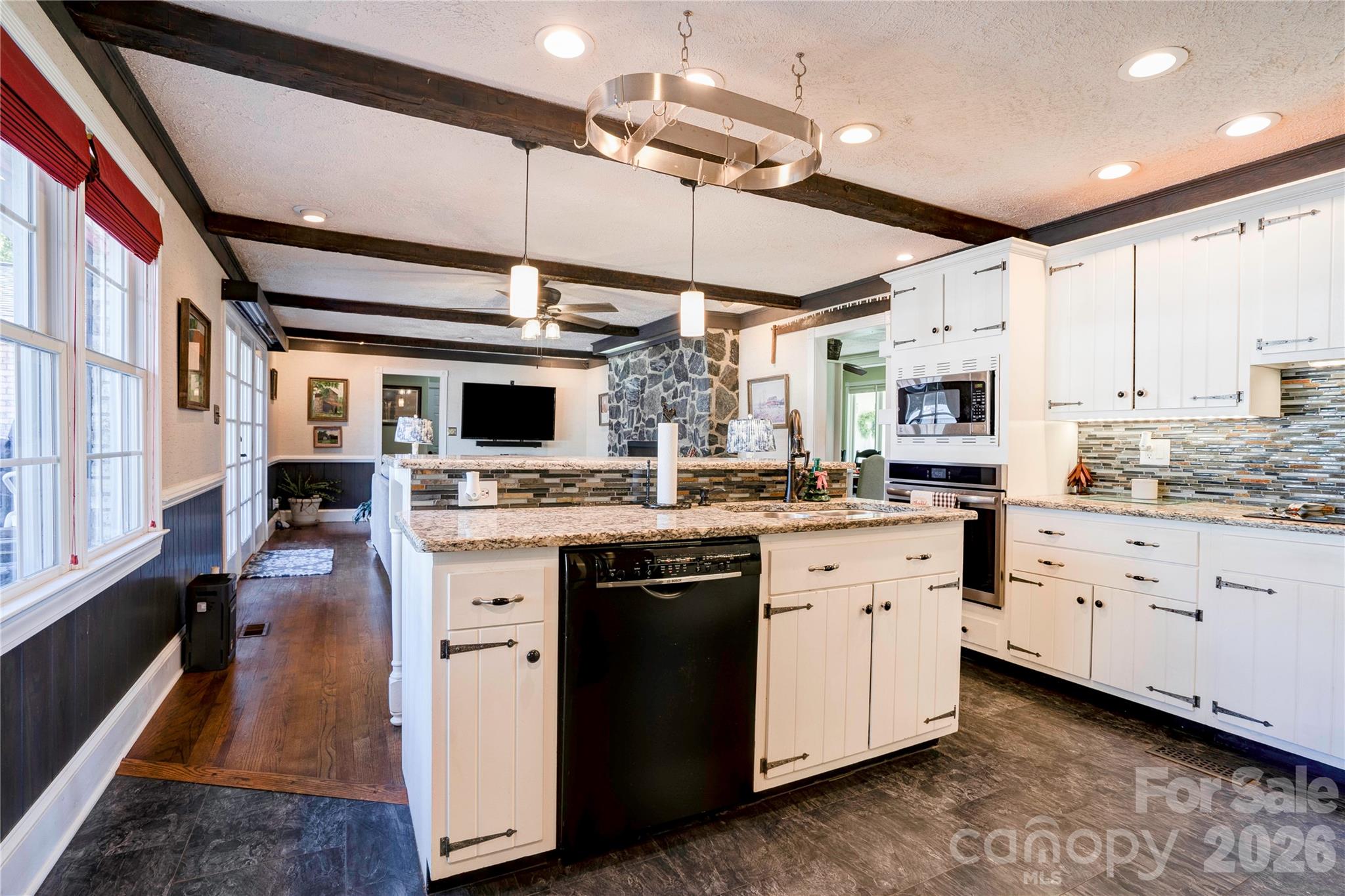 Kitchen Island - 111 Gordon Avenue, Shelby