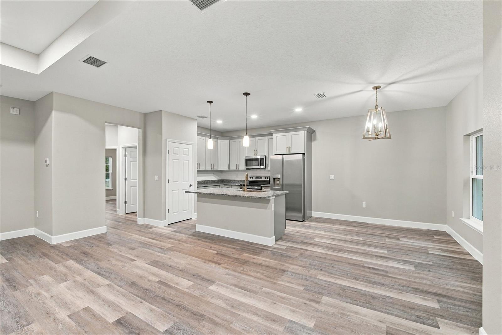 Single Family Residence at 109 MILLS ST, CRESCENT CITY, photo 8 of 49