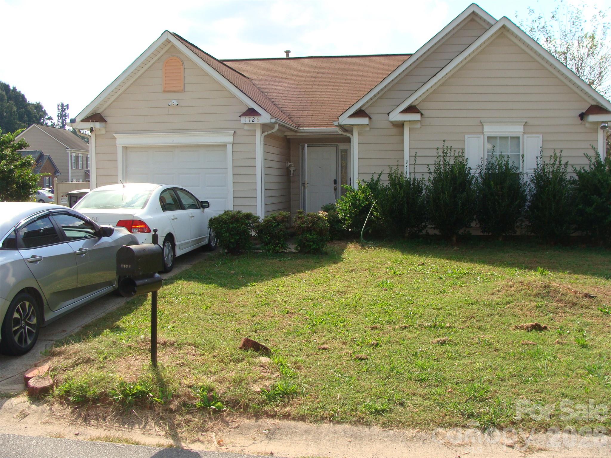 Single Family Residence at 1726 Pamela Lorraine Drive, Charlotte, photo 4 of 5