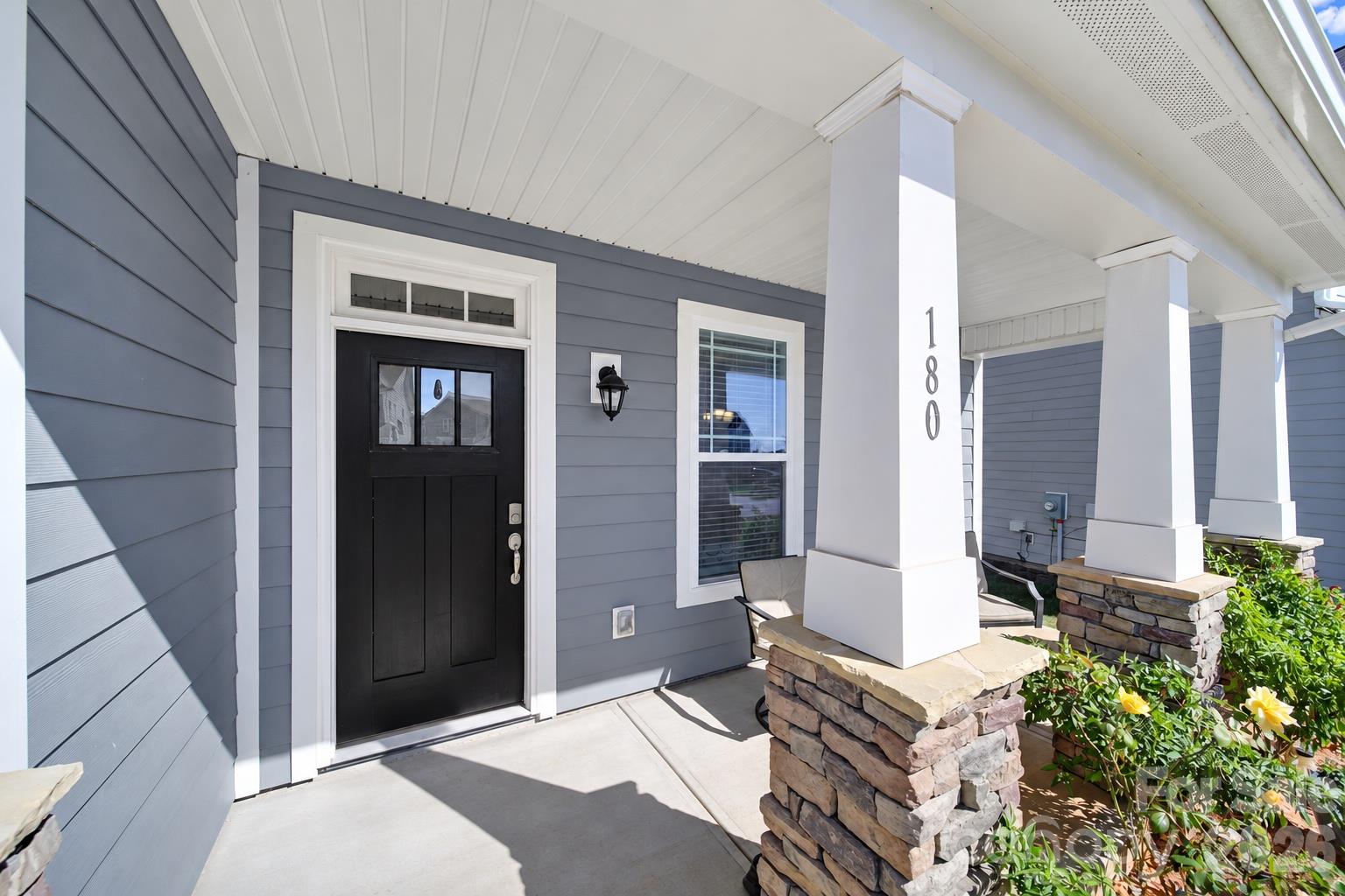 Welcome Home! - 180 Longleaf Drive, Mooresville