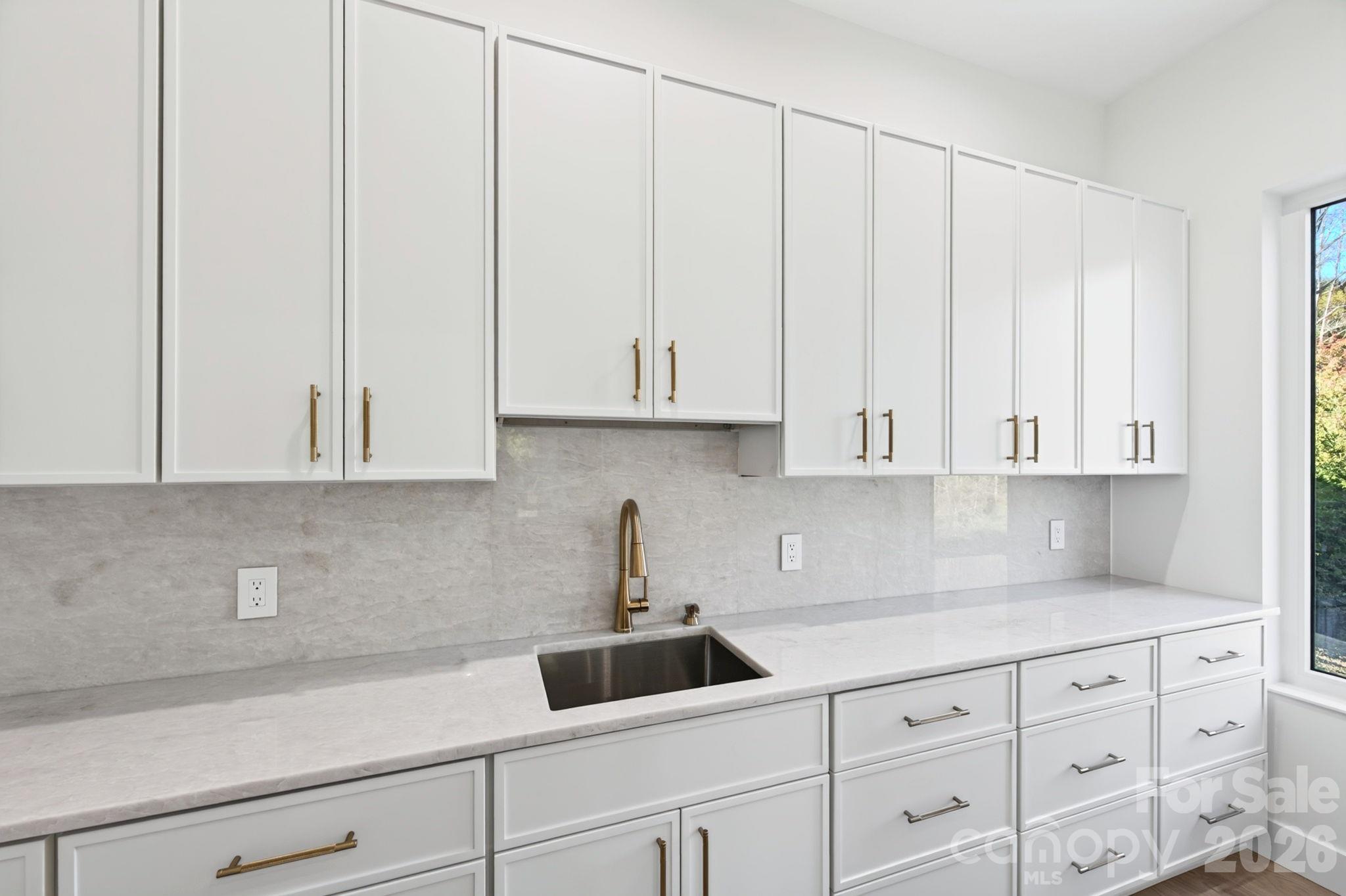 Butler's pantry - 116 Bridgeway Drive, Candler