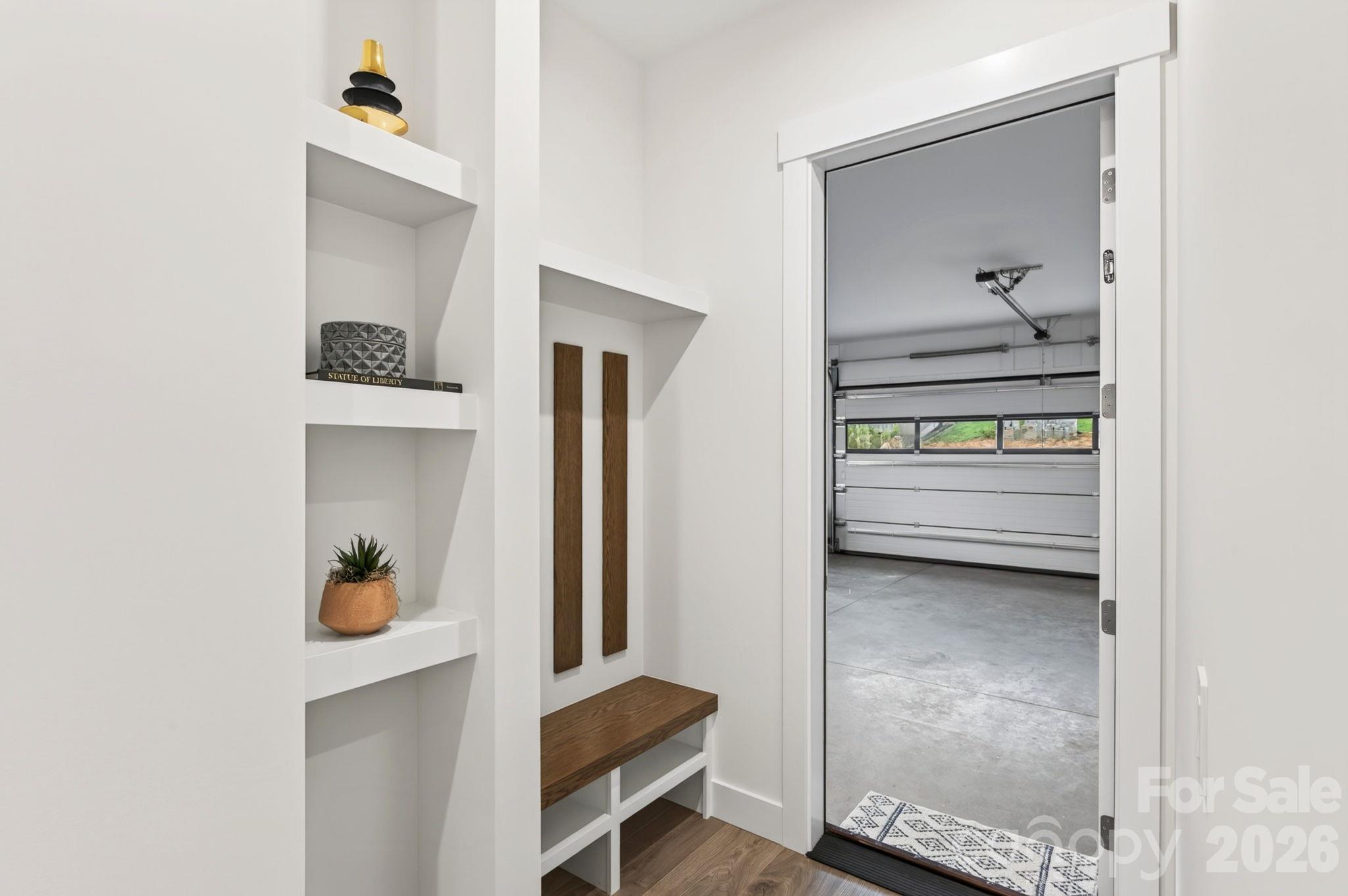 Modroom - 116 Bridgeway Drive, Candler