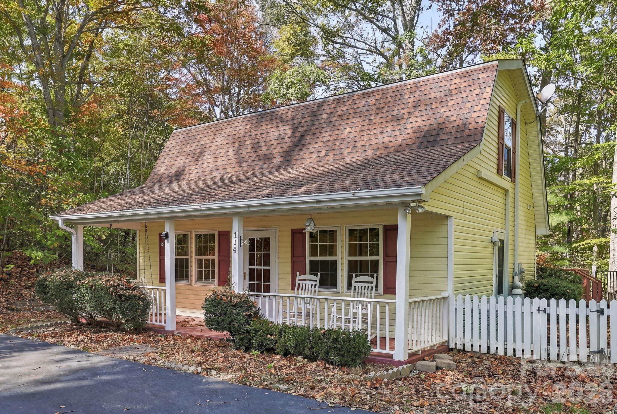 114 Sandpiper Palisades Street