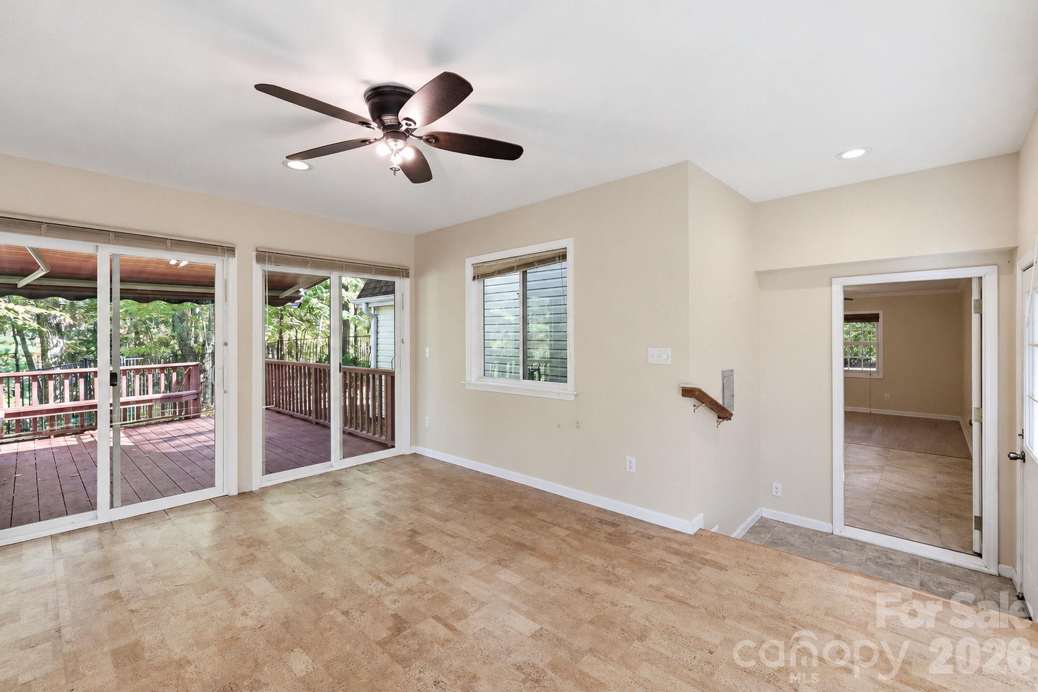 Single Family Residence at 114 Sandpiper Palisades Street, Hendersonville, photo 8 of 27