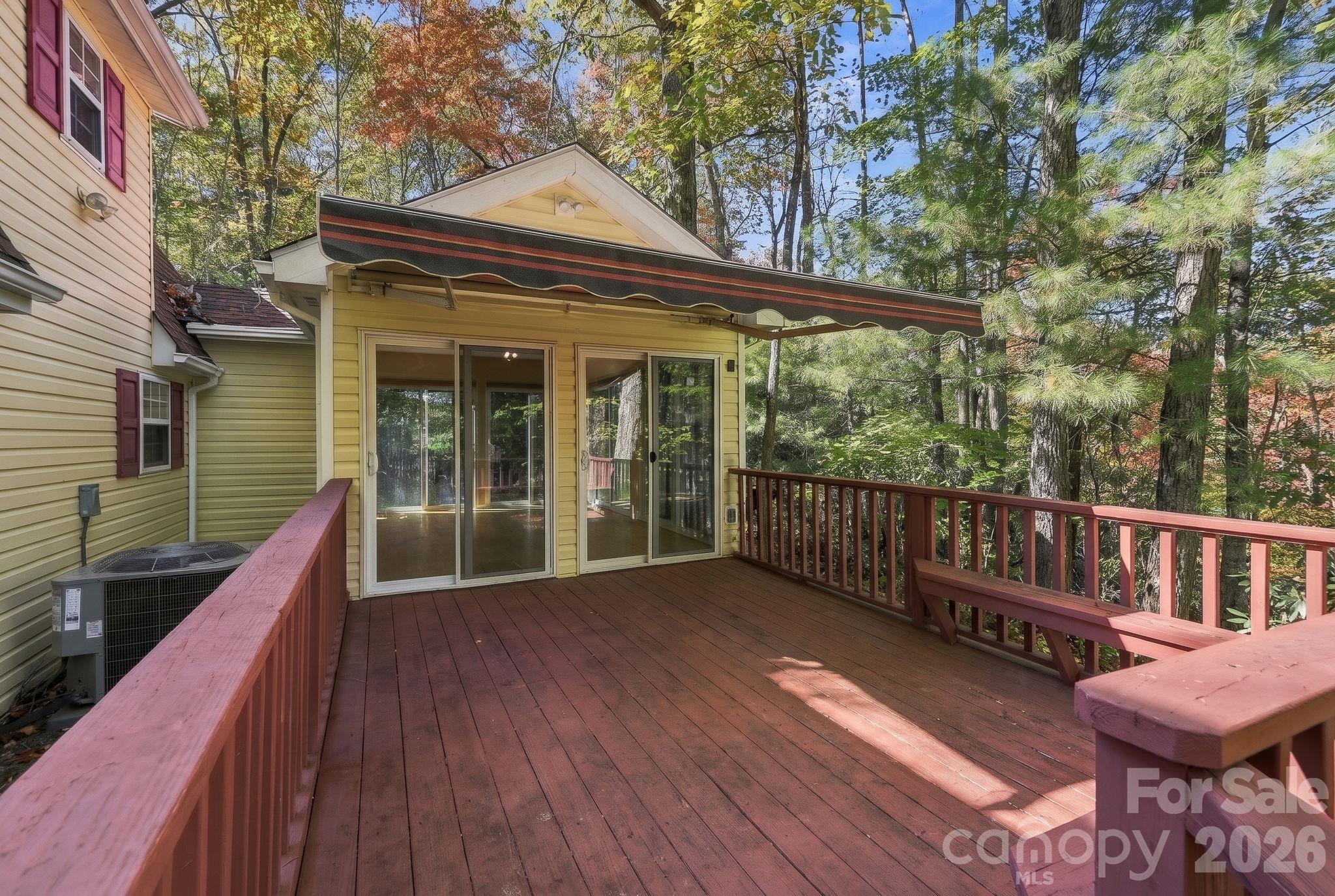 large deck - 114 Sandpiper Palisades Street, Hendersonville