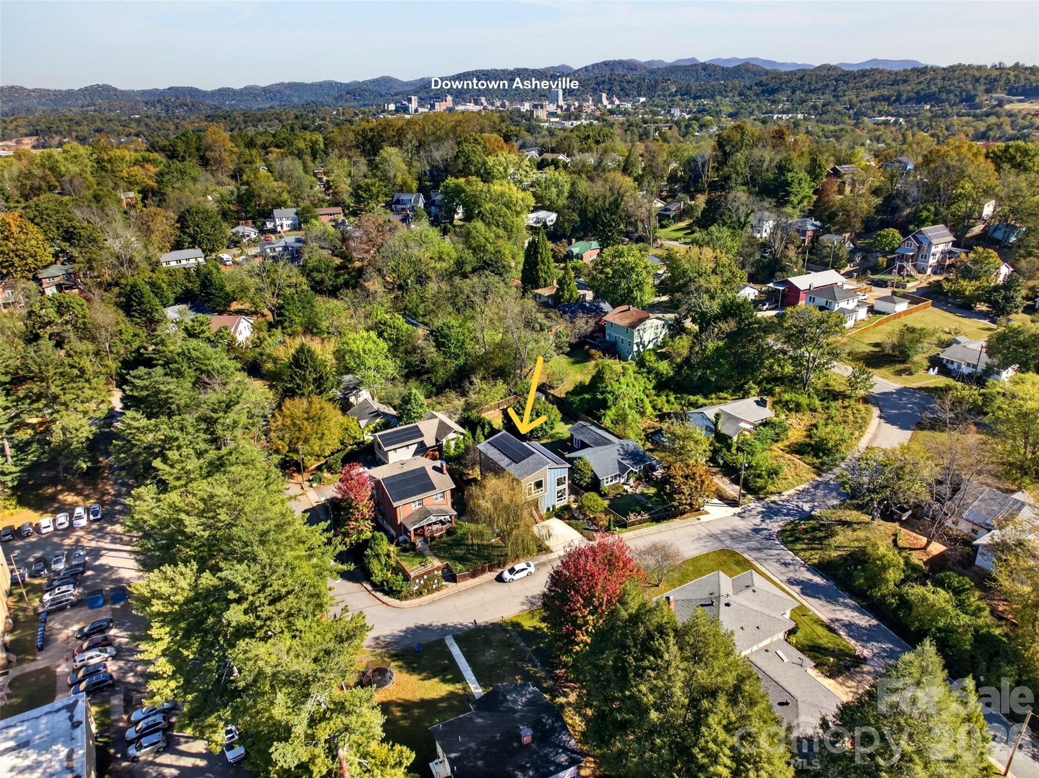 Single Family Residence at 70 Garden Circle, Asheville, photo 9 of 42
