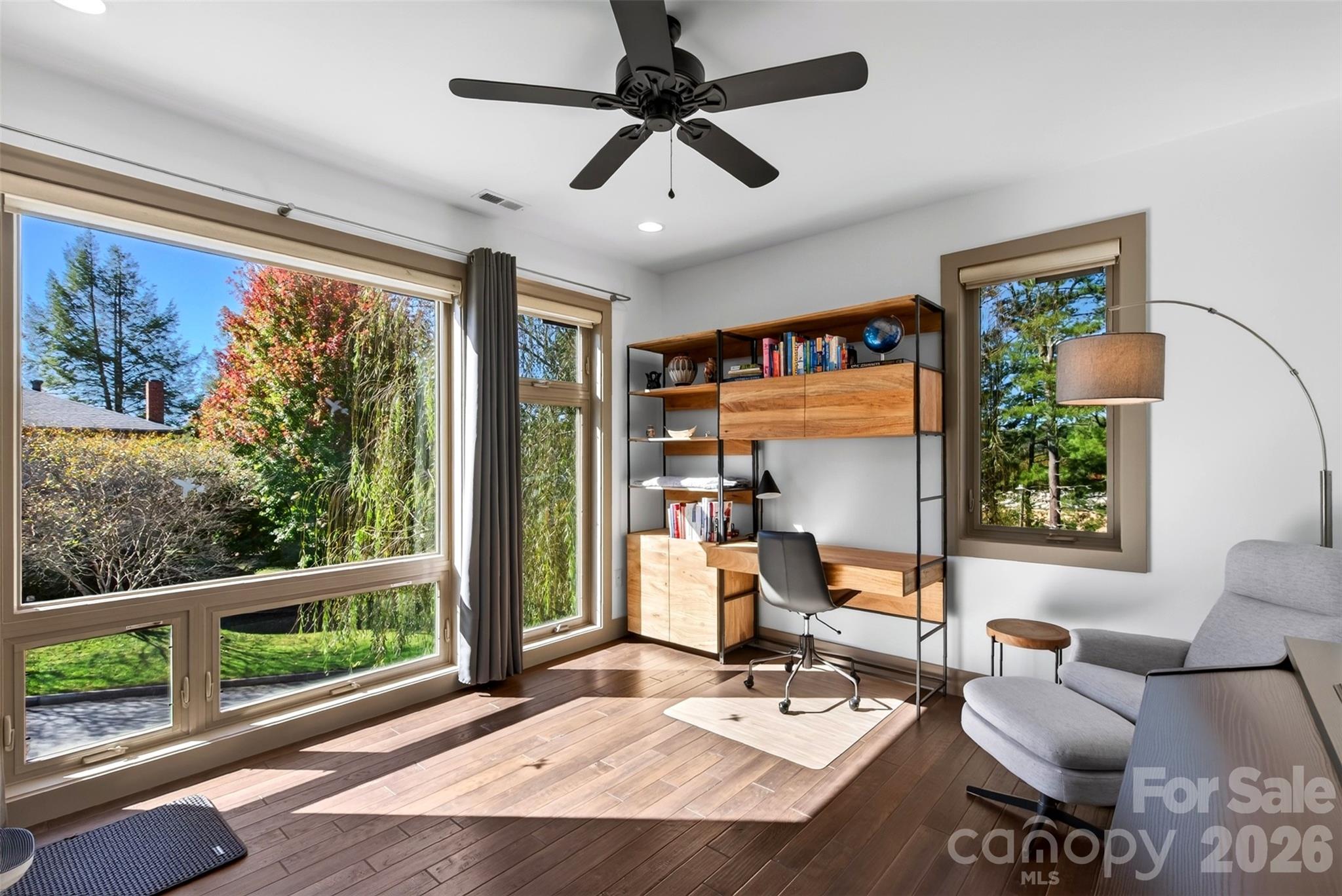 Bed 3 or office or yoga room - 70 Garden Circle, Asheville